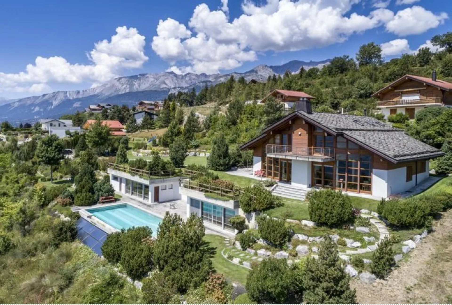 Magnifiques espaces pour cette Villa en location à Sergnou, Lens