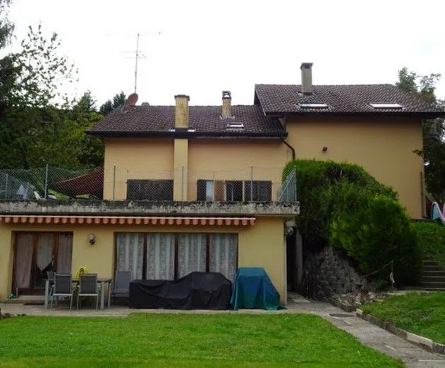 *Maison familiale avec piscine*