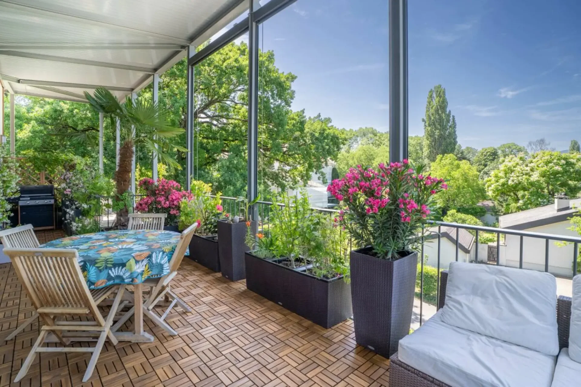 Appartement d'exception avec terrasse panoramique et vue sur le Jura à Presinge