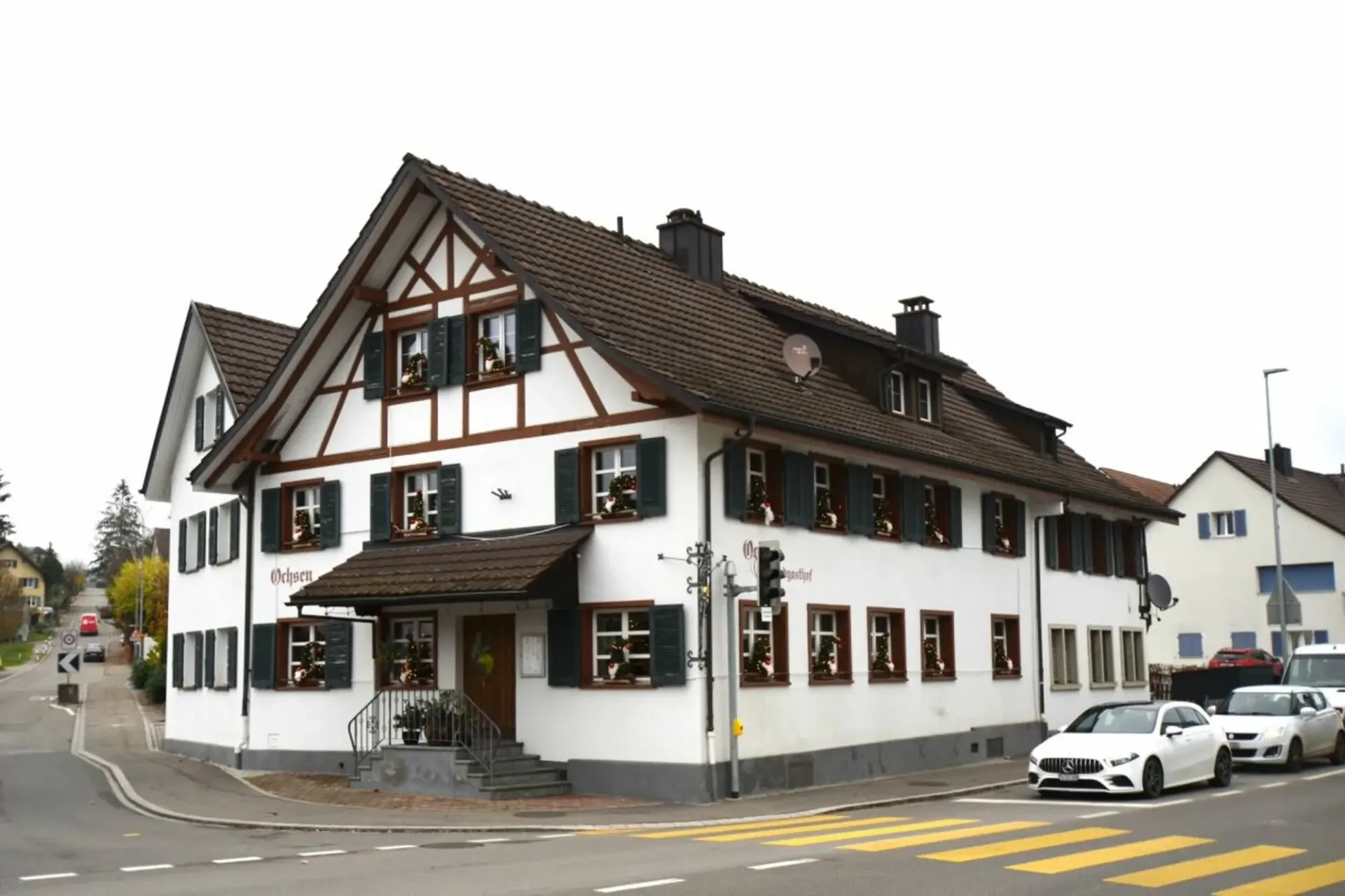Traditionslokal mit 6 Zimmern und 4.5 Zimmer-Dachwohnung im Zentrum von Matzingen