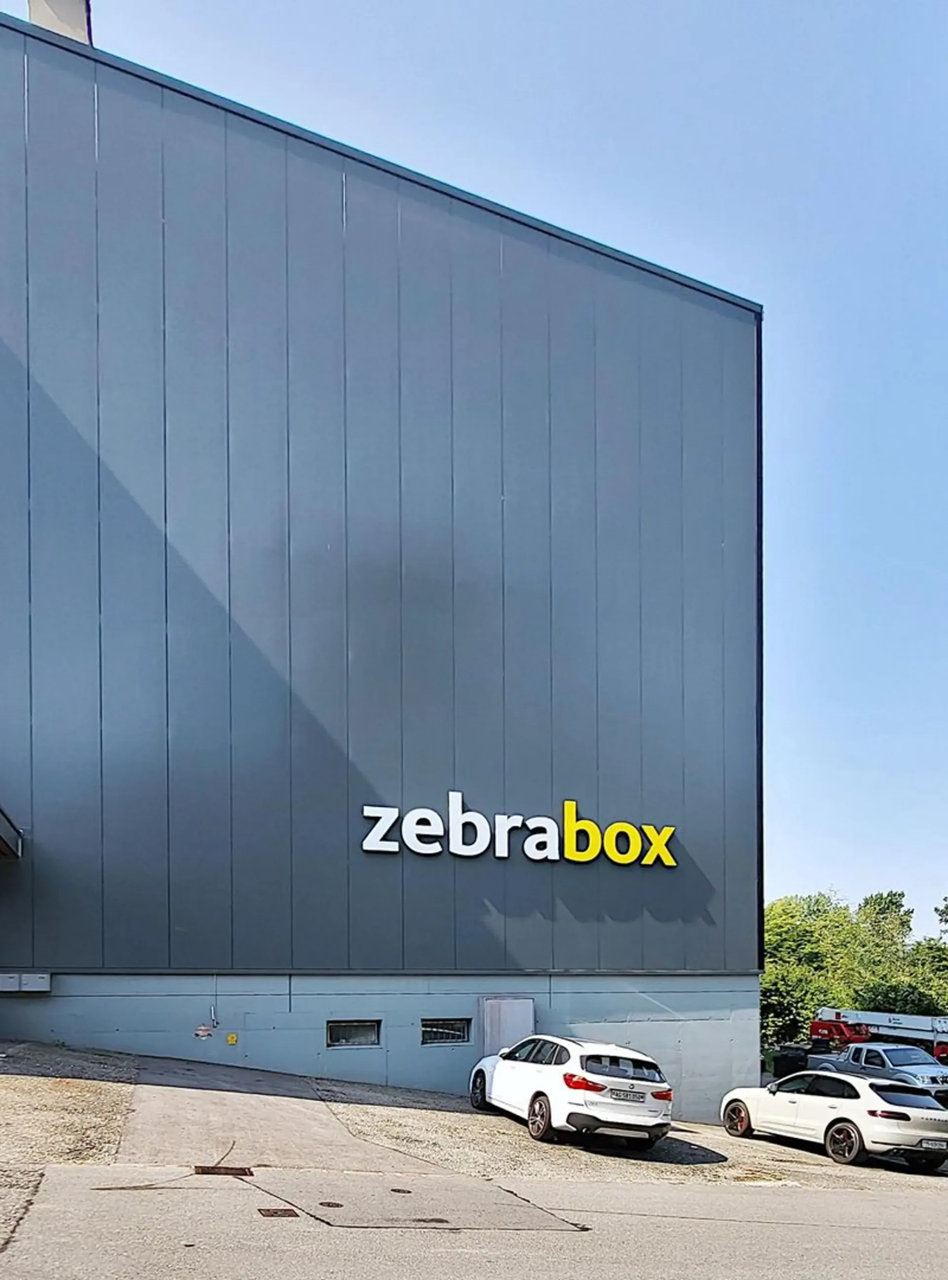 "Befahrbare EG-Gewerbefläche in Neuenhof zu vermieten!"