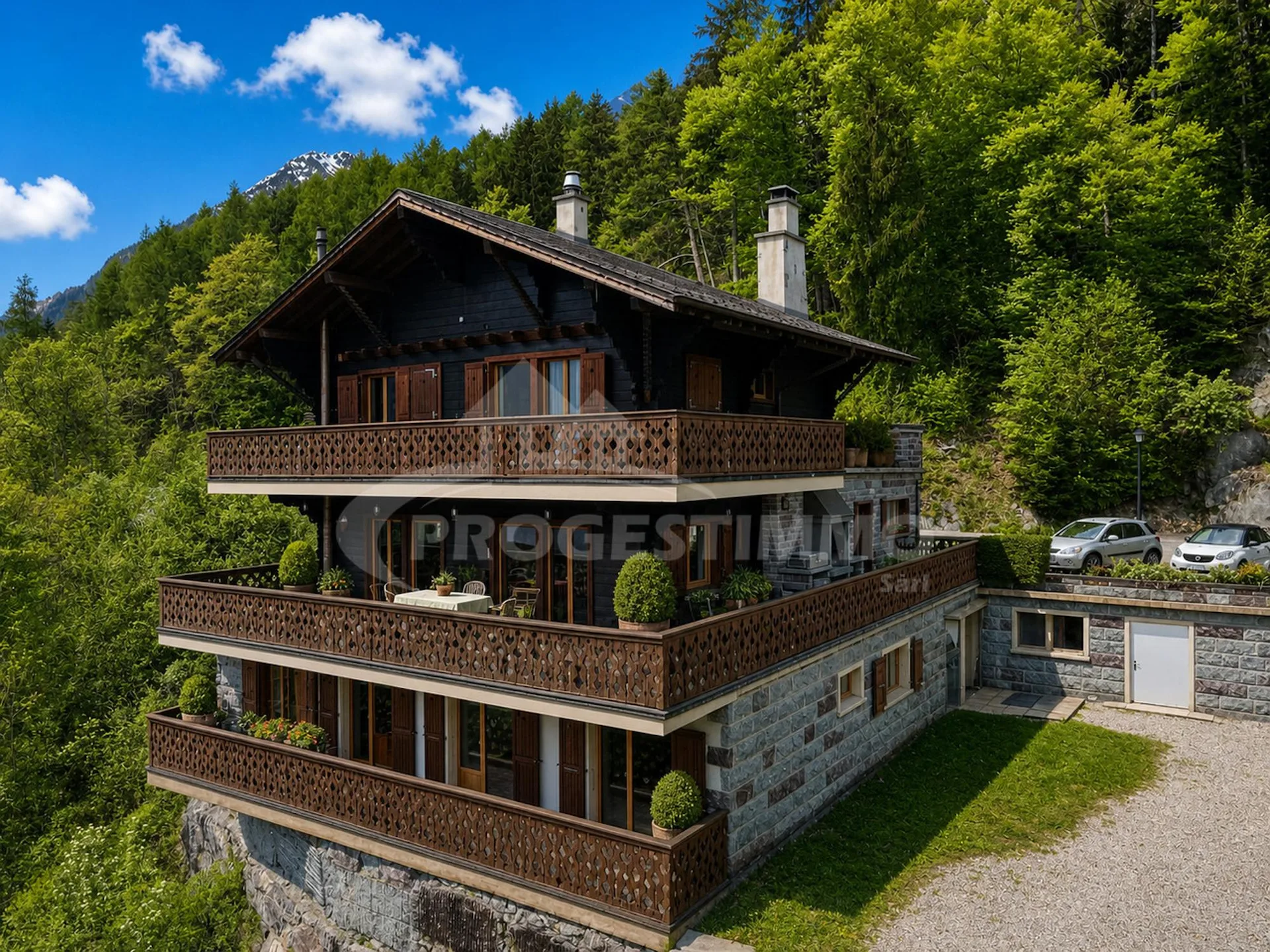 GROßARTIGES CHALET MIT AUßERGEWÖHNLICHEN RÄUMEN UND HOHEM POTENZIAL