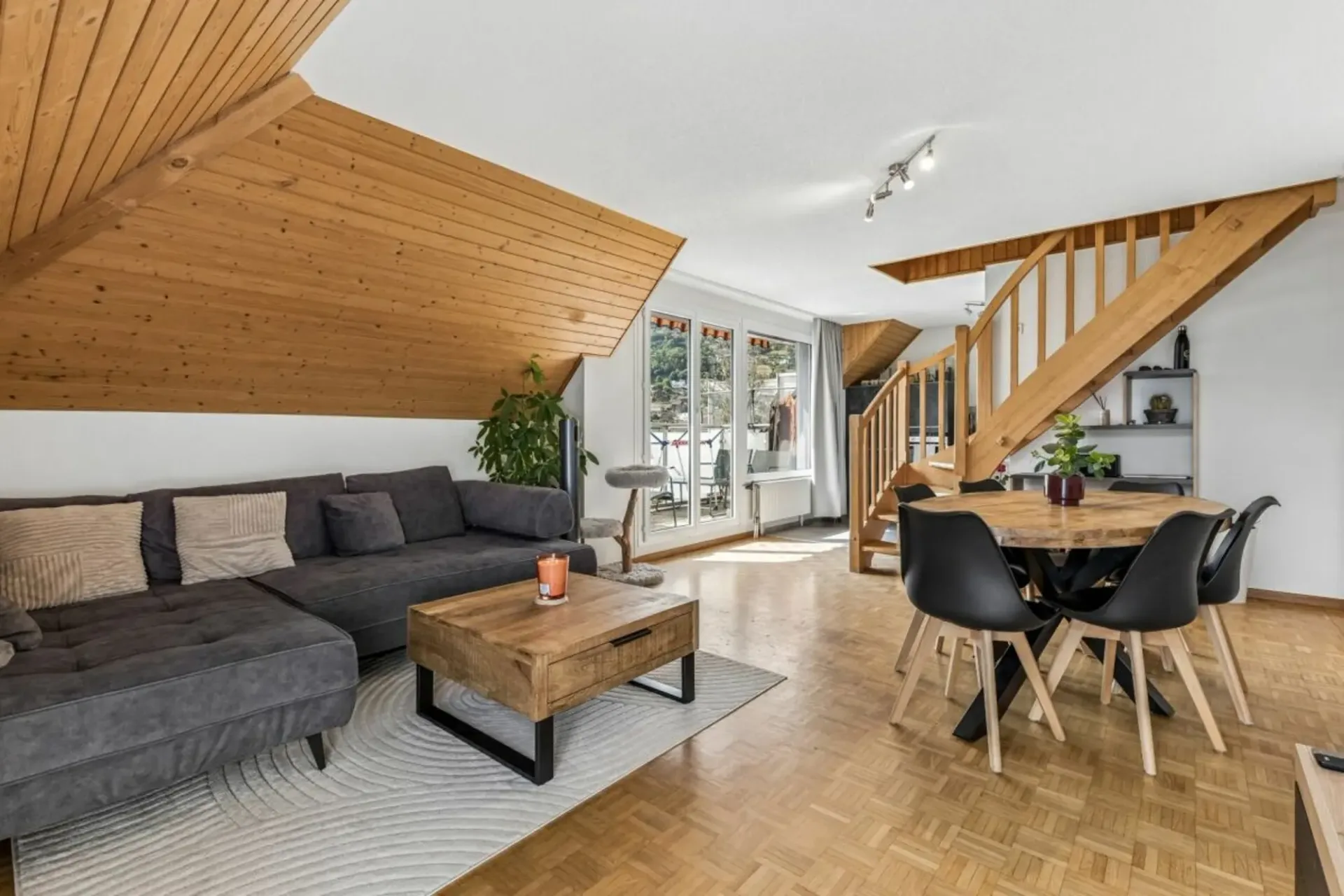 Sehr schönes Duplex mit 4.5 Zimmern - Zentrum von Monthey