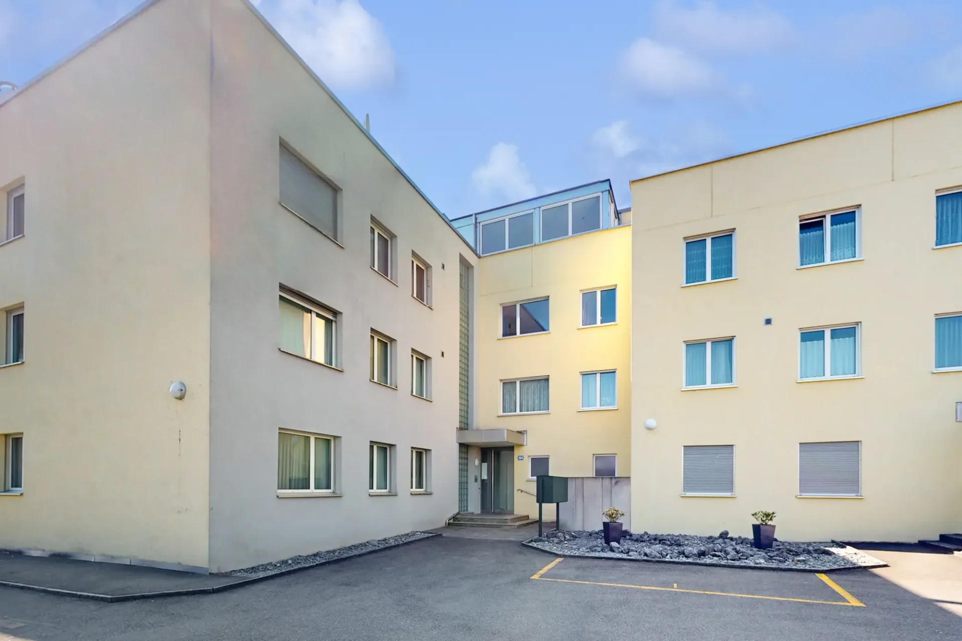 Einstellplatz zu vermieten