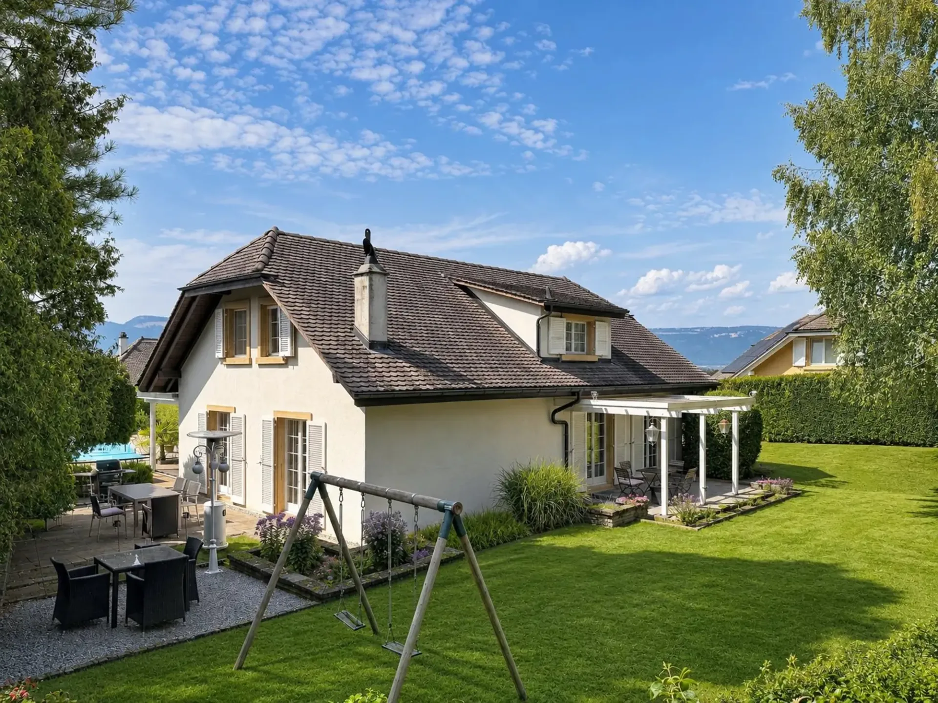 Einzelvilla auf großem Grundstück