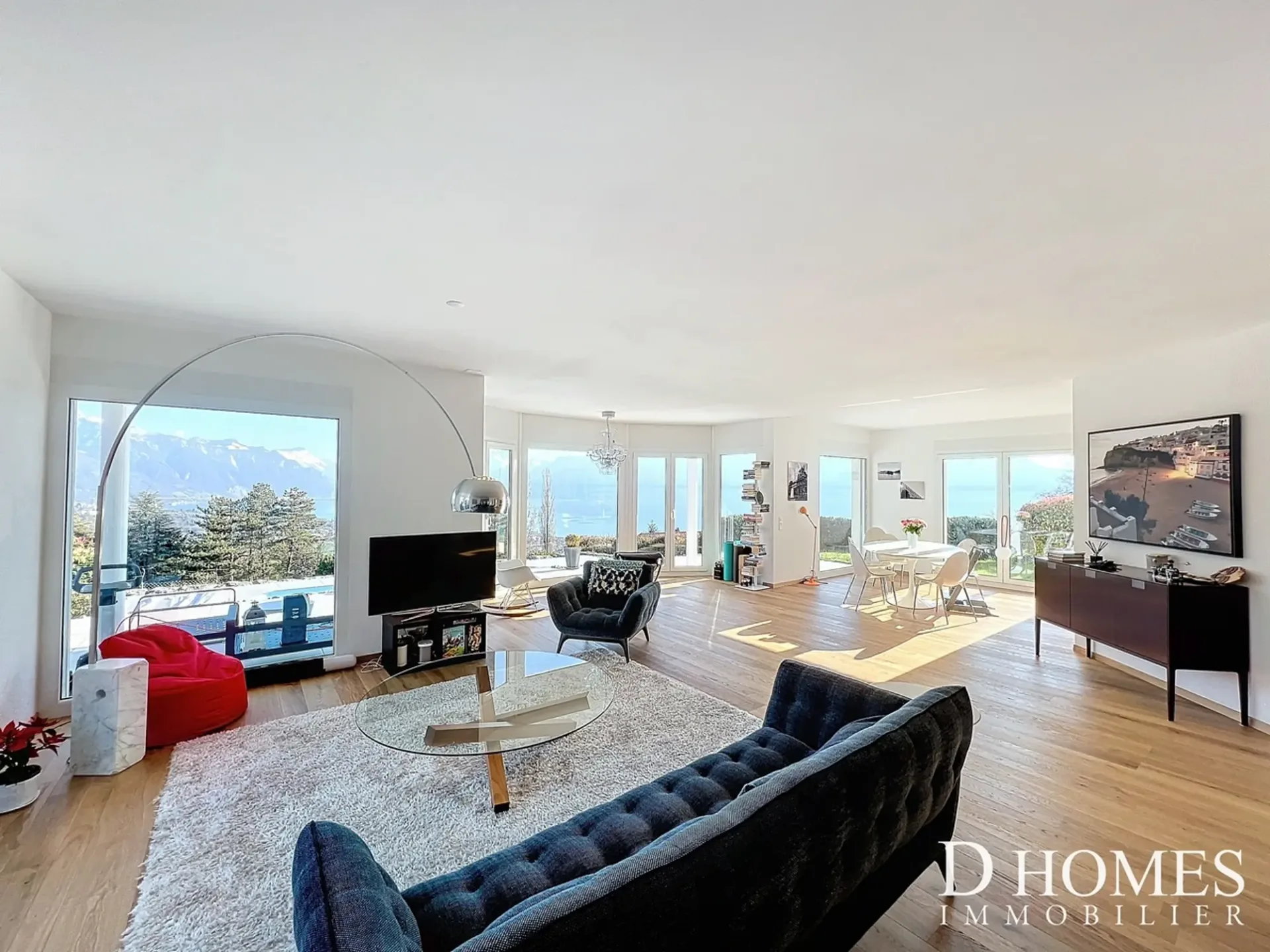 EN EXCLUSIVITÉ I Magnifique villa avec vue imprenable sur le lac