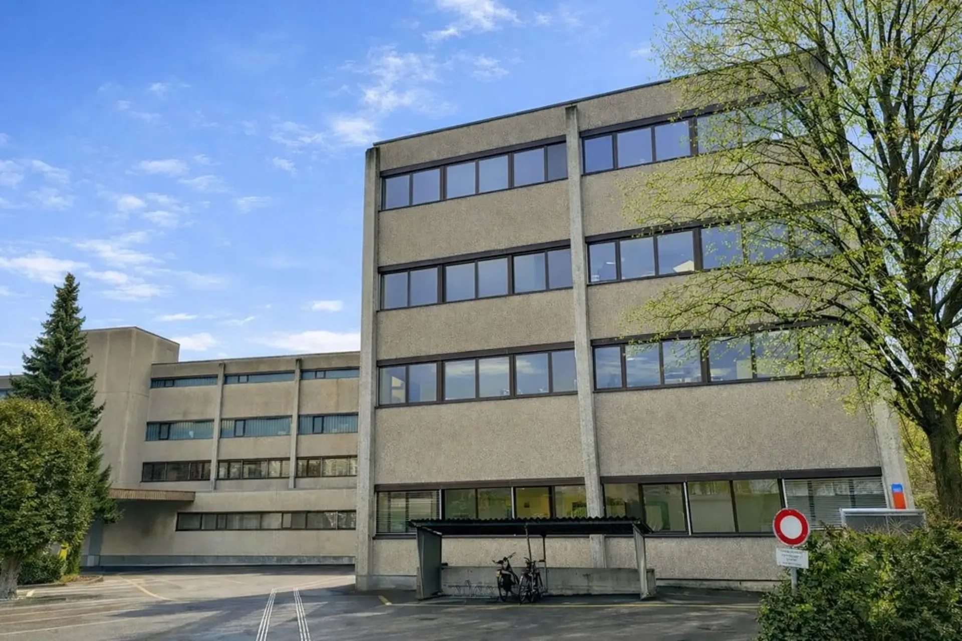 500 m2 moderne und zentrale Bürofläche mit Liftzugang