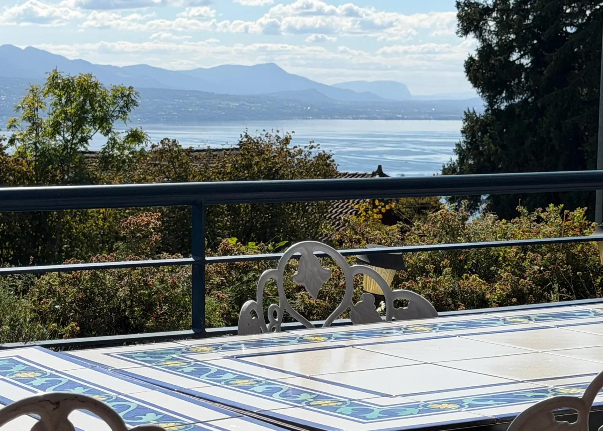 Wohnung mit 3.5 Zimmern und Panoramablick in La Croix (Lutry), Terrasse, Garten
