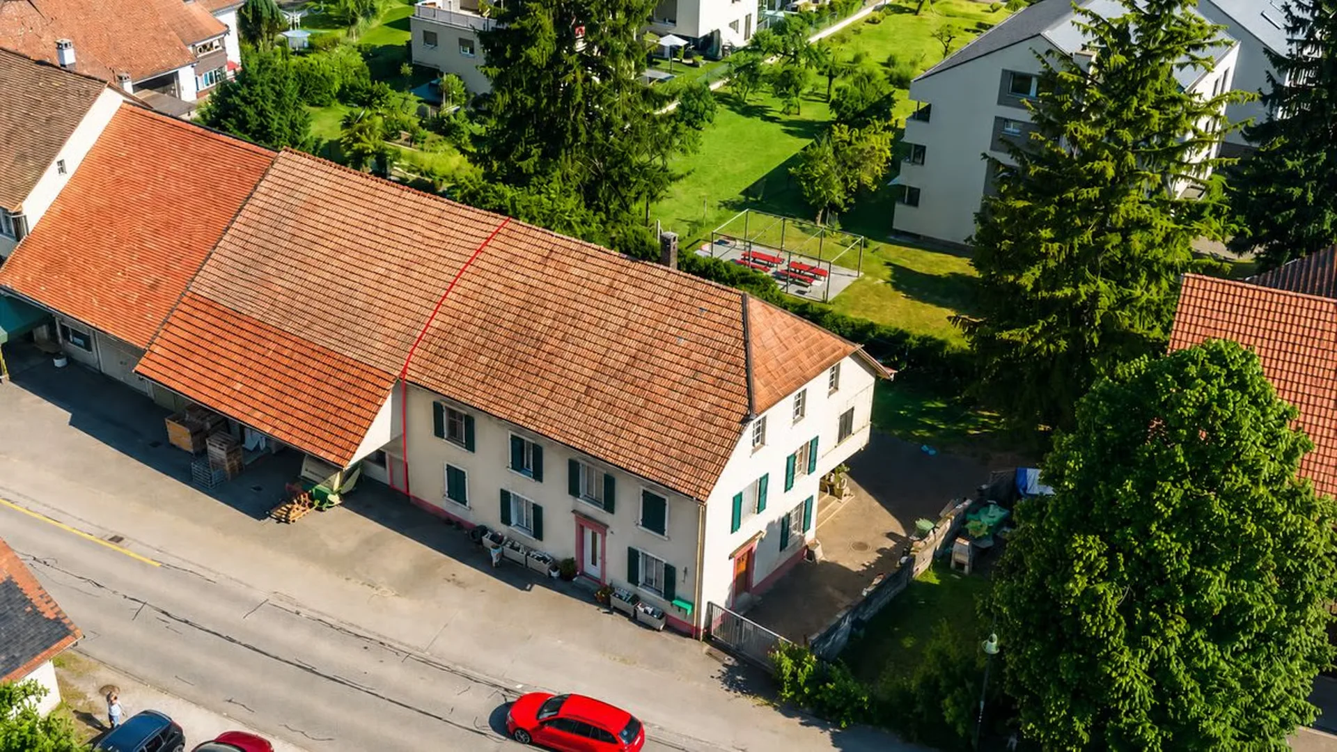 Zentral gelegenes Mehrgenerationenhaus mit Garten, Terrasse und Ausbaupotenzial
