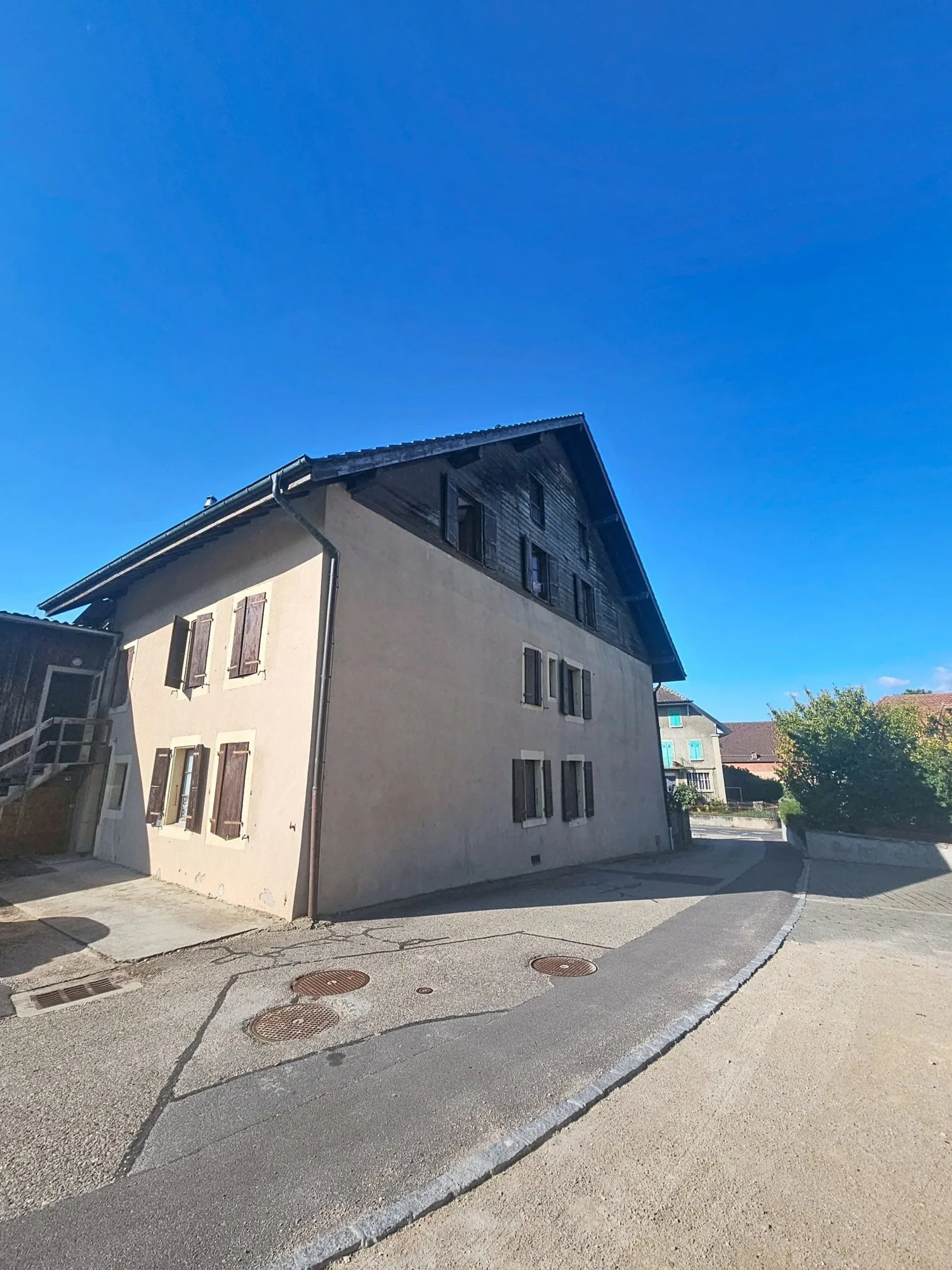 Schönes Duplex mit 3,5 Zimmern und 92 m² im Herzen von Suchy