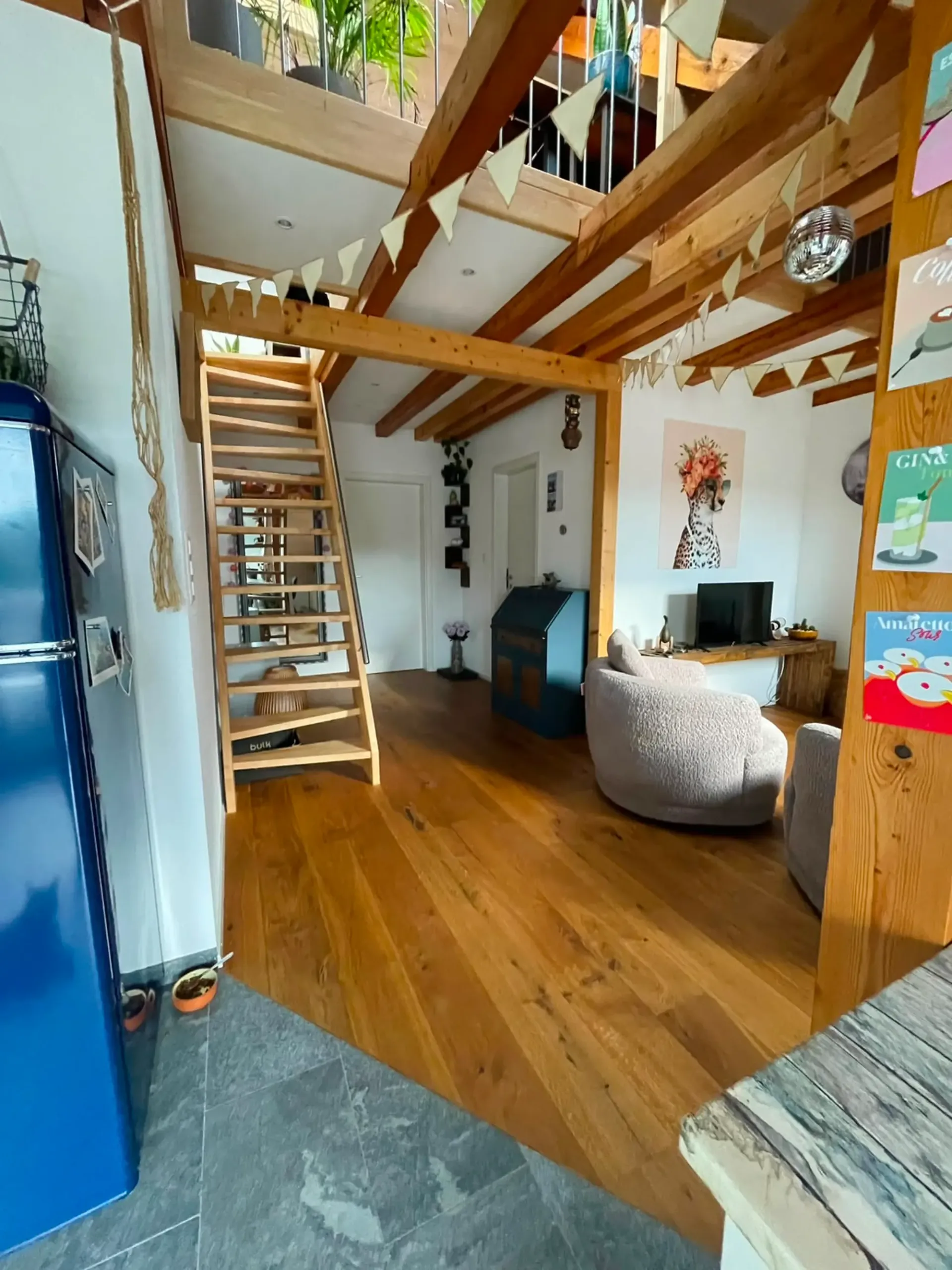 Charmante 2.5-Zimmer-Dachwohnung mit Galerie und Balkon in Liebefeld