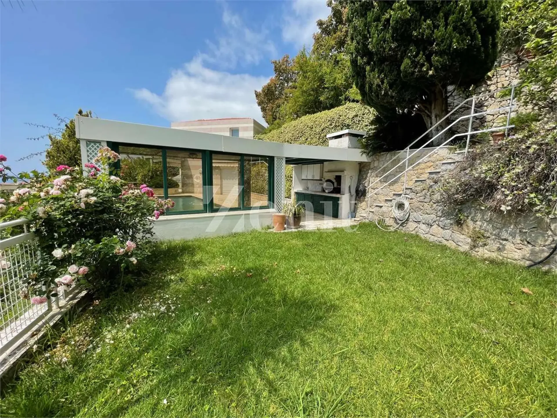 Dachgeschoß-Duplex mit Panoramaterrasse, Pool und privatem Garten - Me