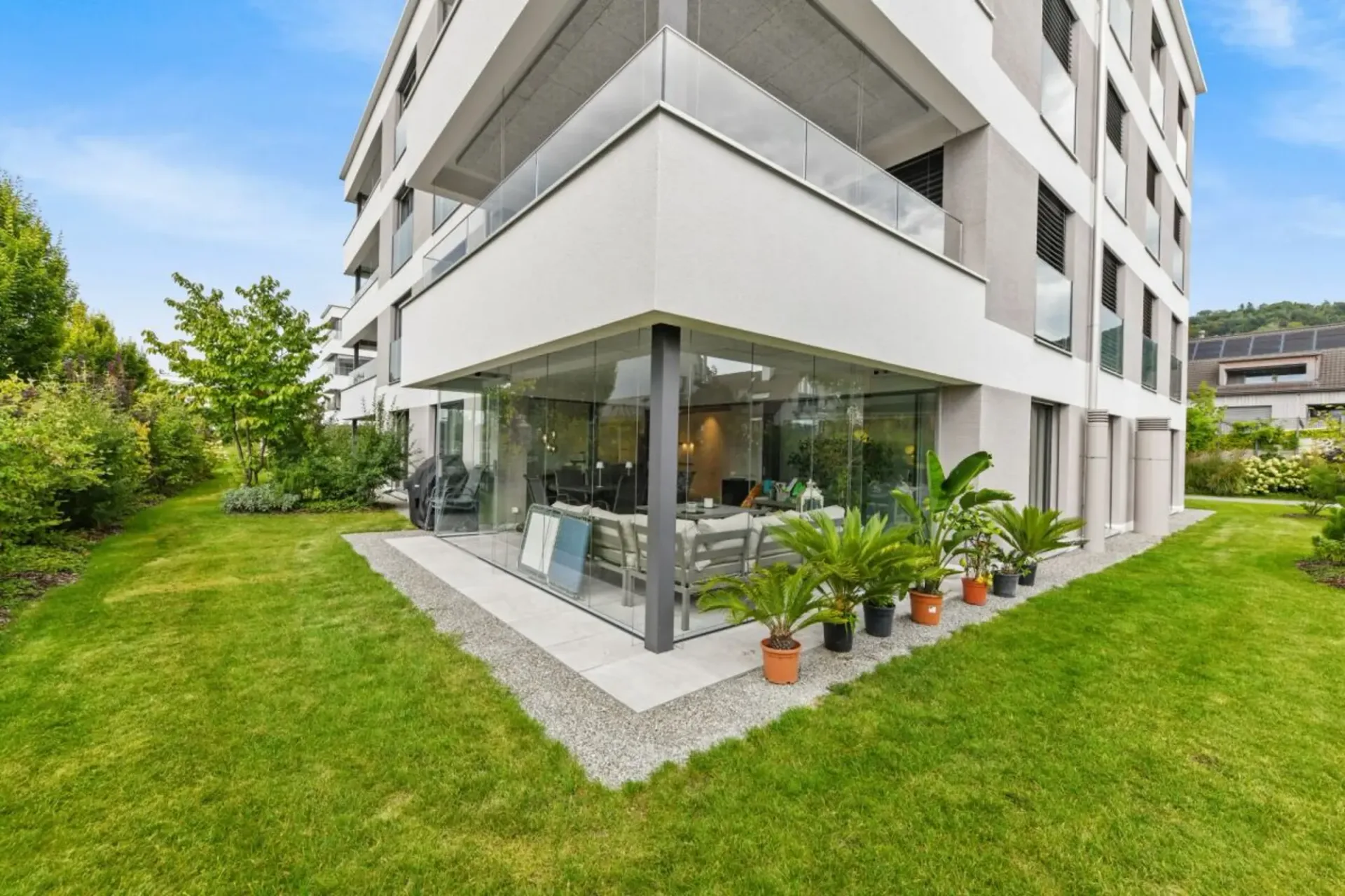 Exklusive Gartenwohnung mit Terrasse und idyllischem Garten in zentraler Lage