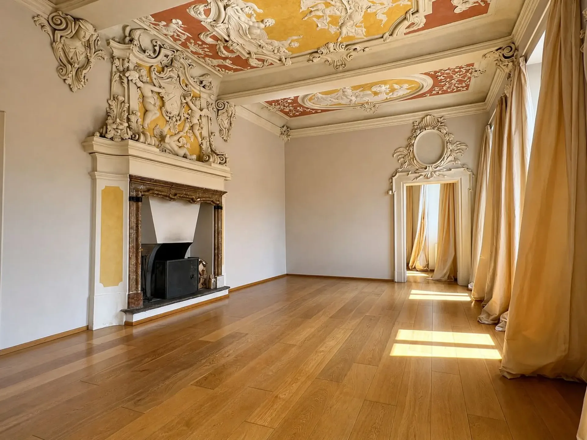 Elegantes Duplex mit Panoramablick auf den See
