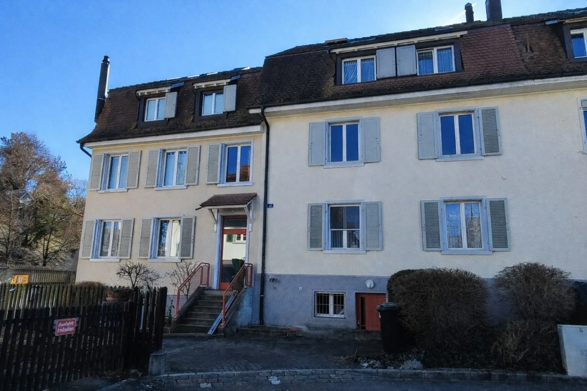 Charmante 3-Zimmer-Wohnung im 1. OG in Riehen – sofort verfügbar!