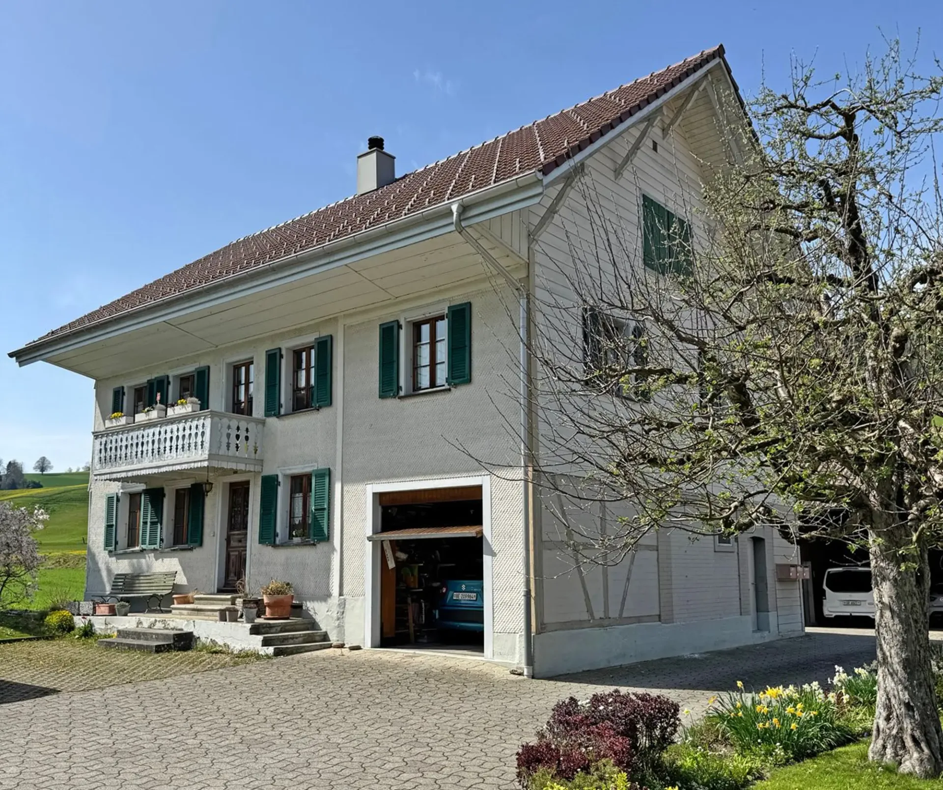Casa per generazioni o due famiglie con spazio per tutto!