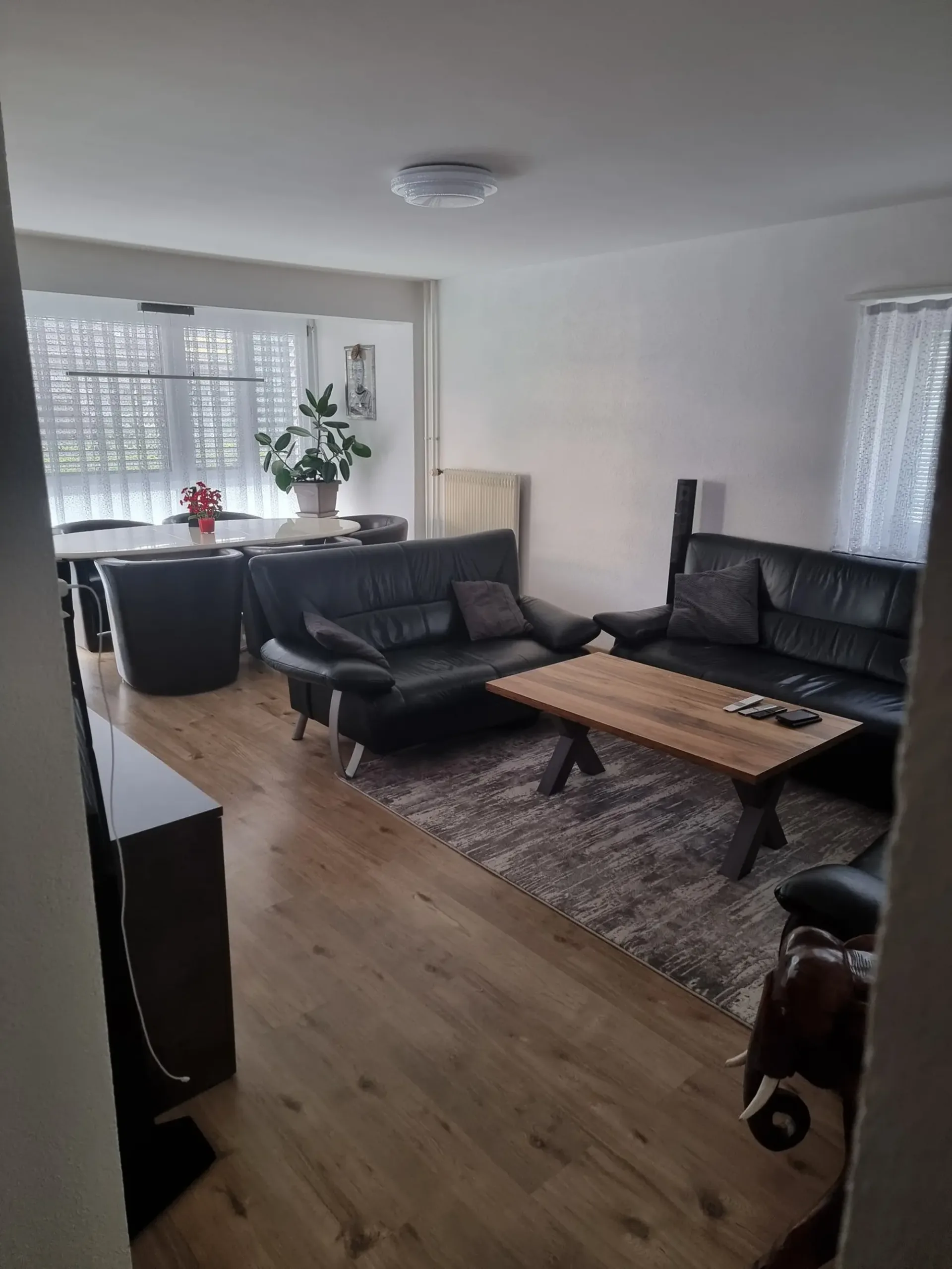 Helle 4.5-Zimmer-Wohnung mit zwei Balkonen an ruhiger Lage