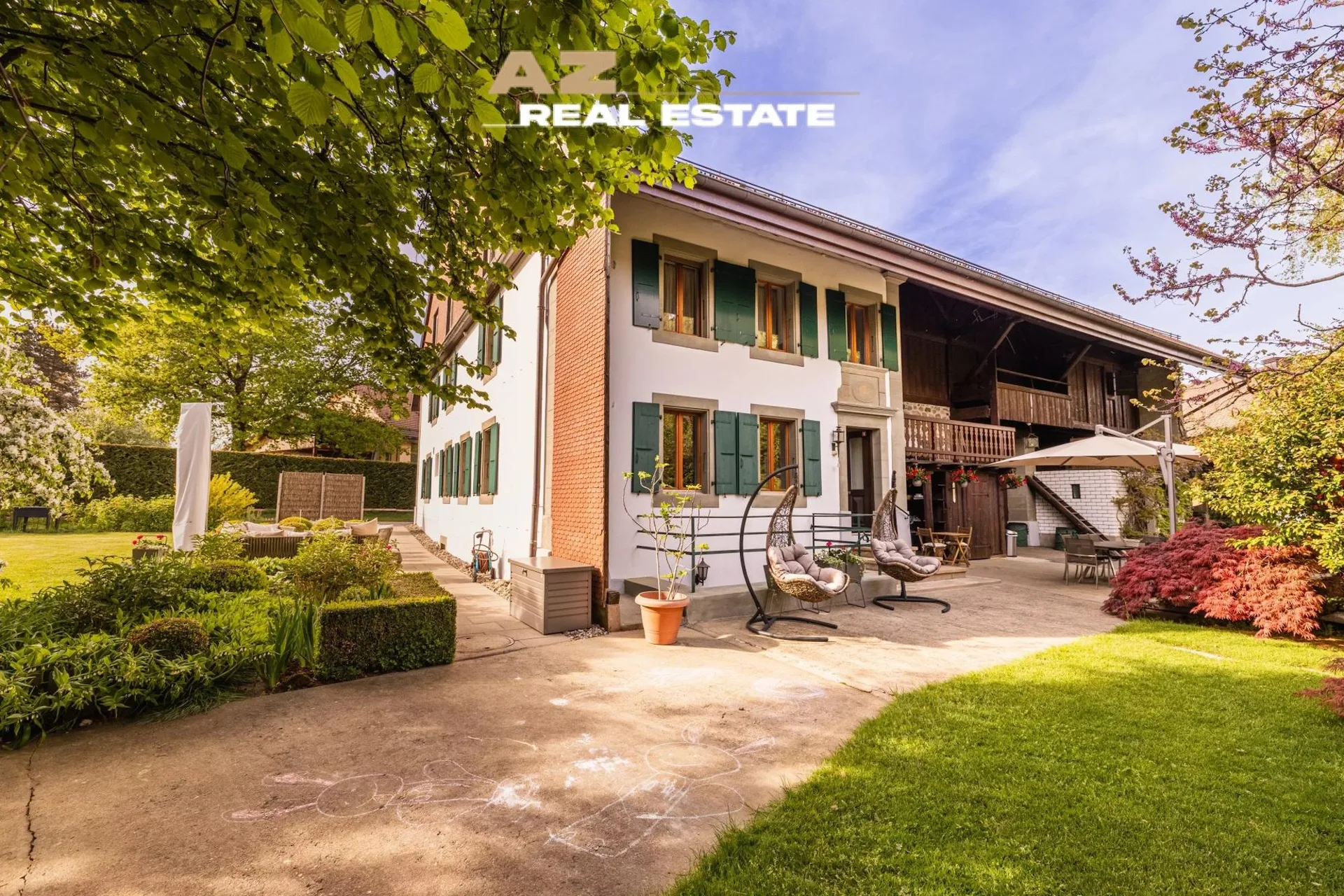 MEZIERES Historisches Anwesen von hohem Standard