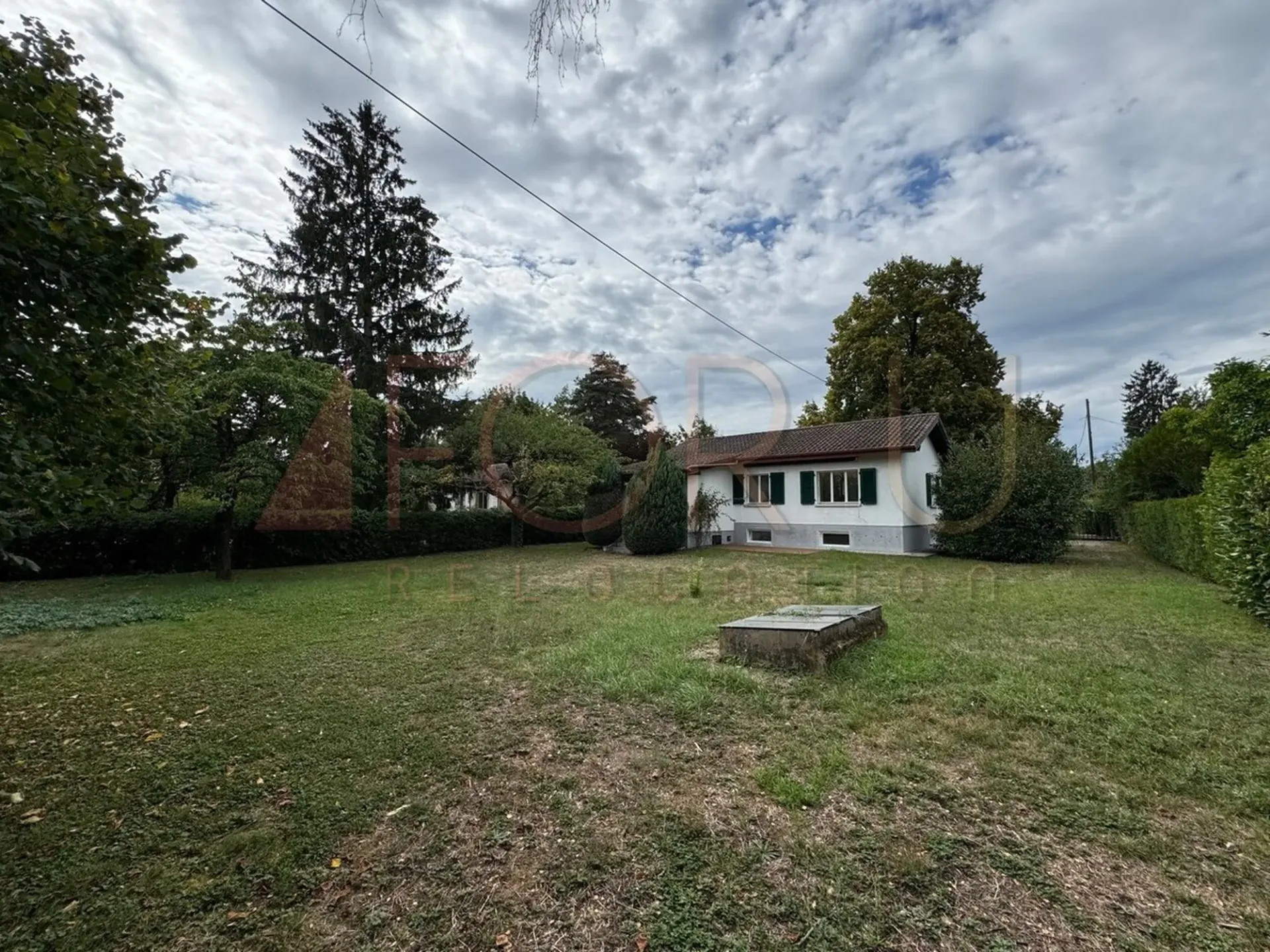 Très belle maison individuelle rénovée avec grand jardin à Chêne-Bourg