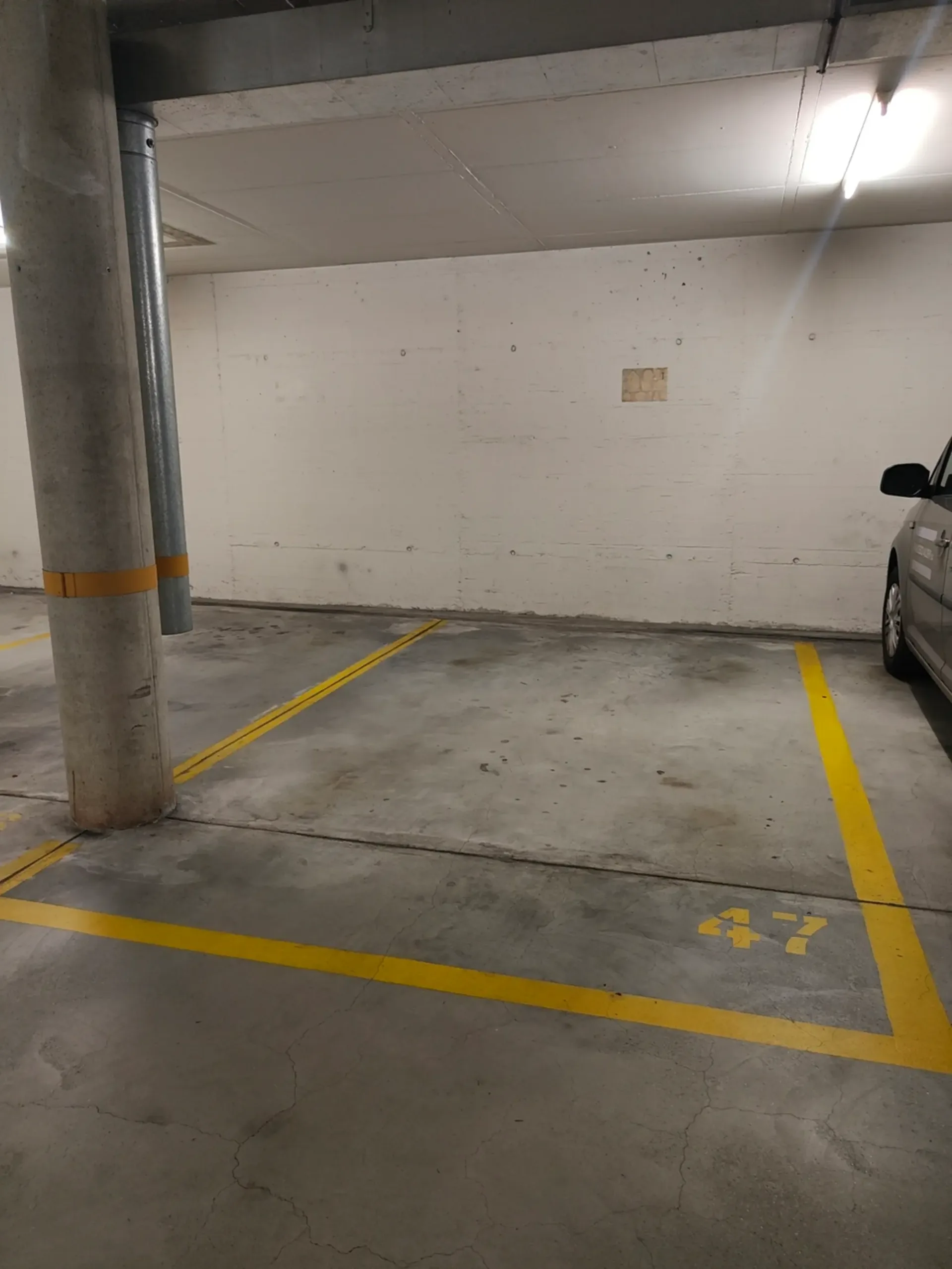 Affittasi posteggio in Viale Papio ad Ascona