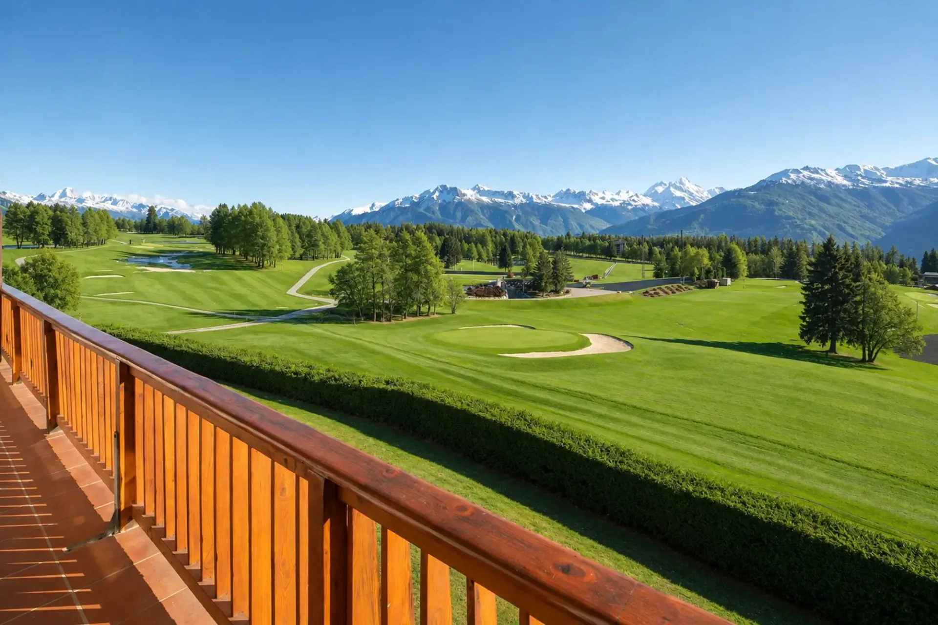 Grands Espaces – Annual Rental, 130 m² three-bedroom apartment directly on the golf course