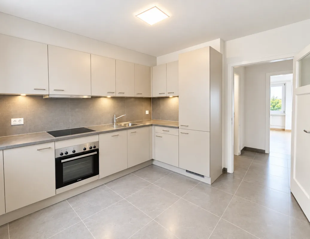 LAKE VIEW AND PEACEFUL NEIGHBORHOOD: YOUR NEW 3-ROOM APARTMENT