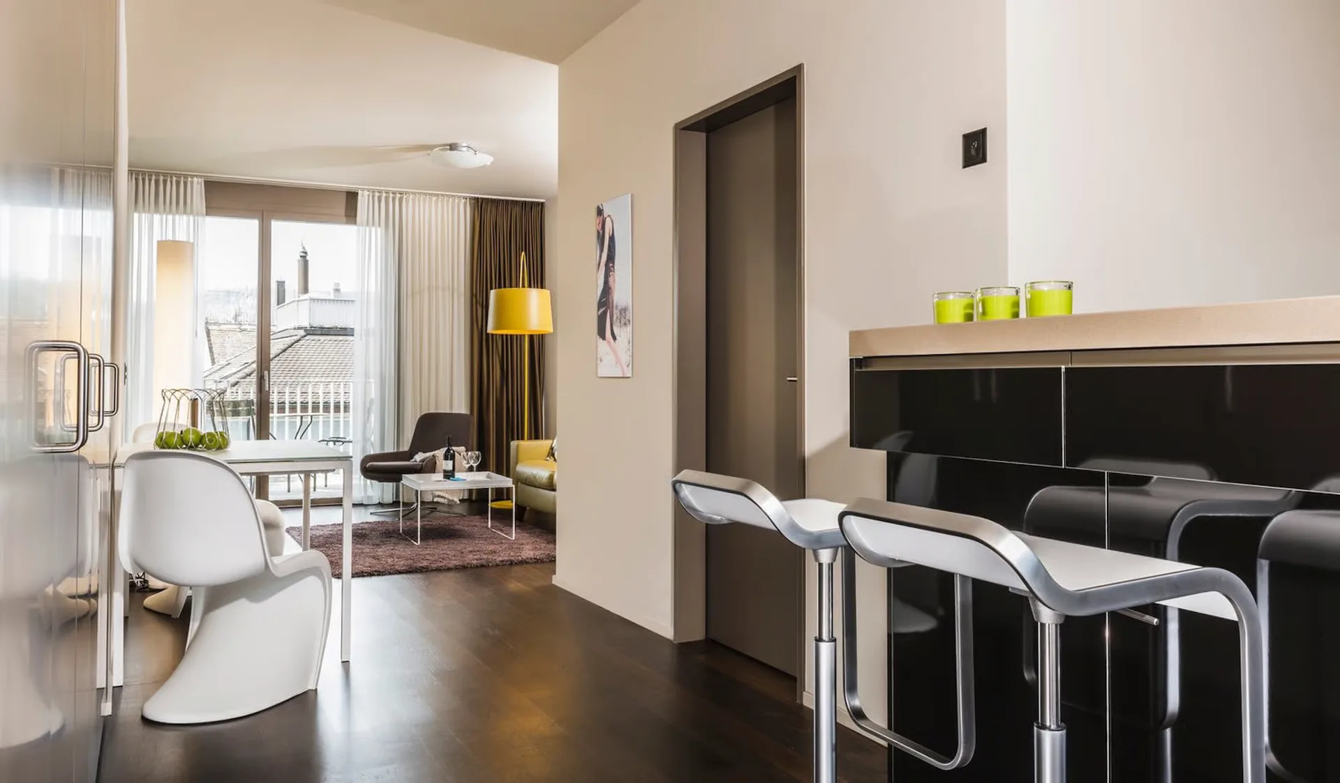 Moderne 2-Zimmer-Wohnung in Zürichs renommiertem 8008 Bezirk
