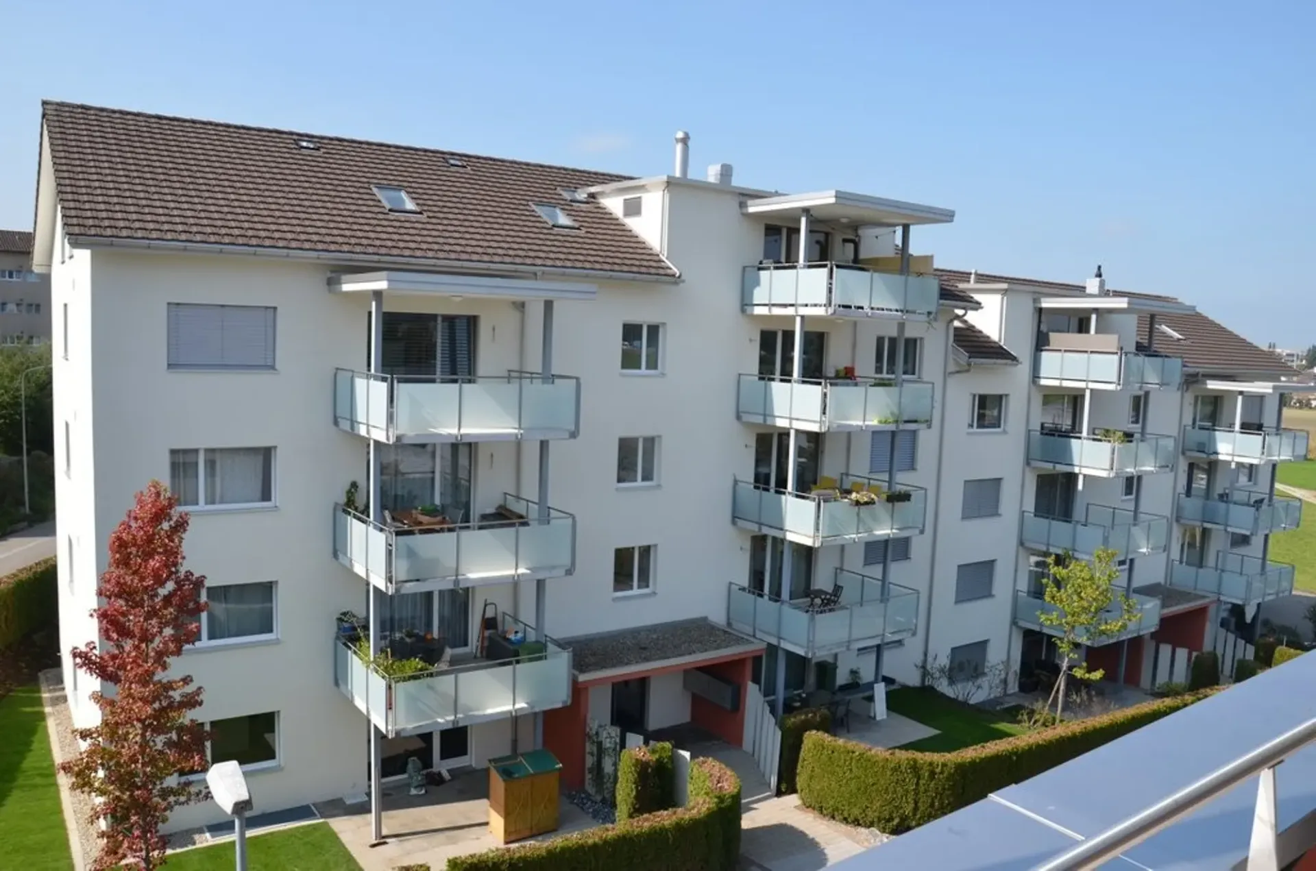 Aussenparkplatz an der Erlenstrasse 1/3 zu mieten.
