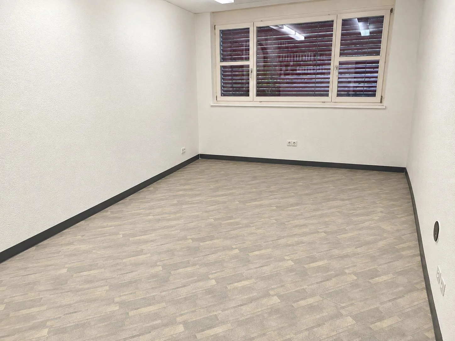 Versatile commercial space with 140 m² for rent in Lupfig