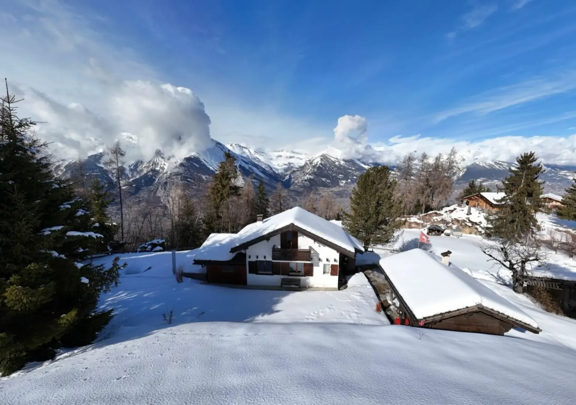 Chalet mit Charakter und 2 Anbauten sowie großem Grundstück in Haute-Nendaz!