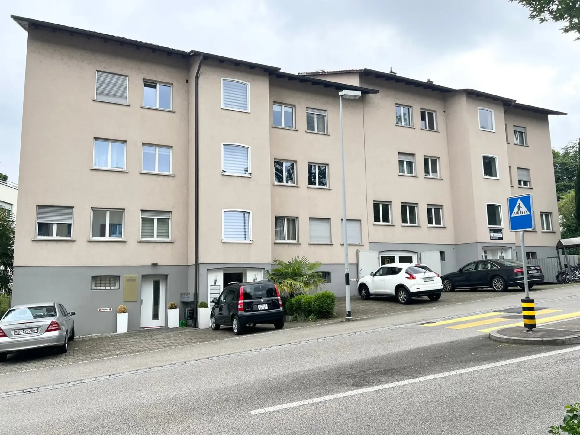 Moderne 3-Zimmer-Wohnung mit Balkon in Binningen