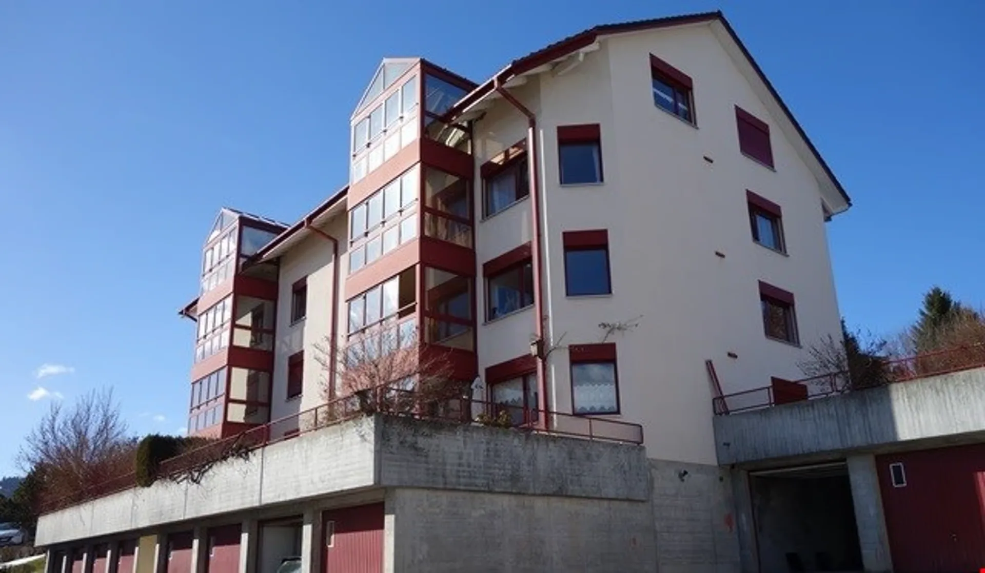 Tavannes - 4 1/2 Zimmer-Wohnung mit Garage