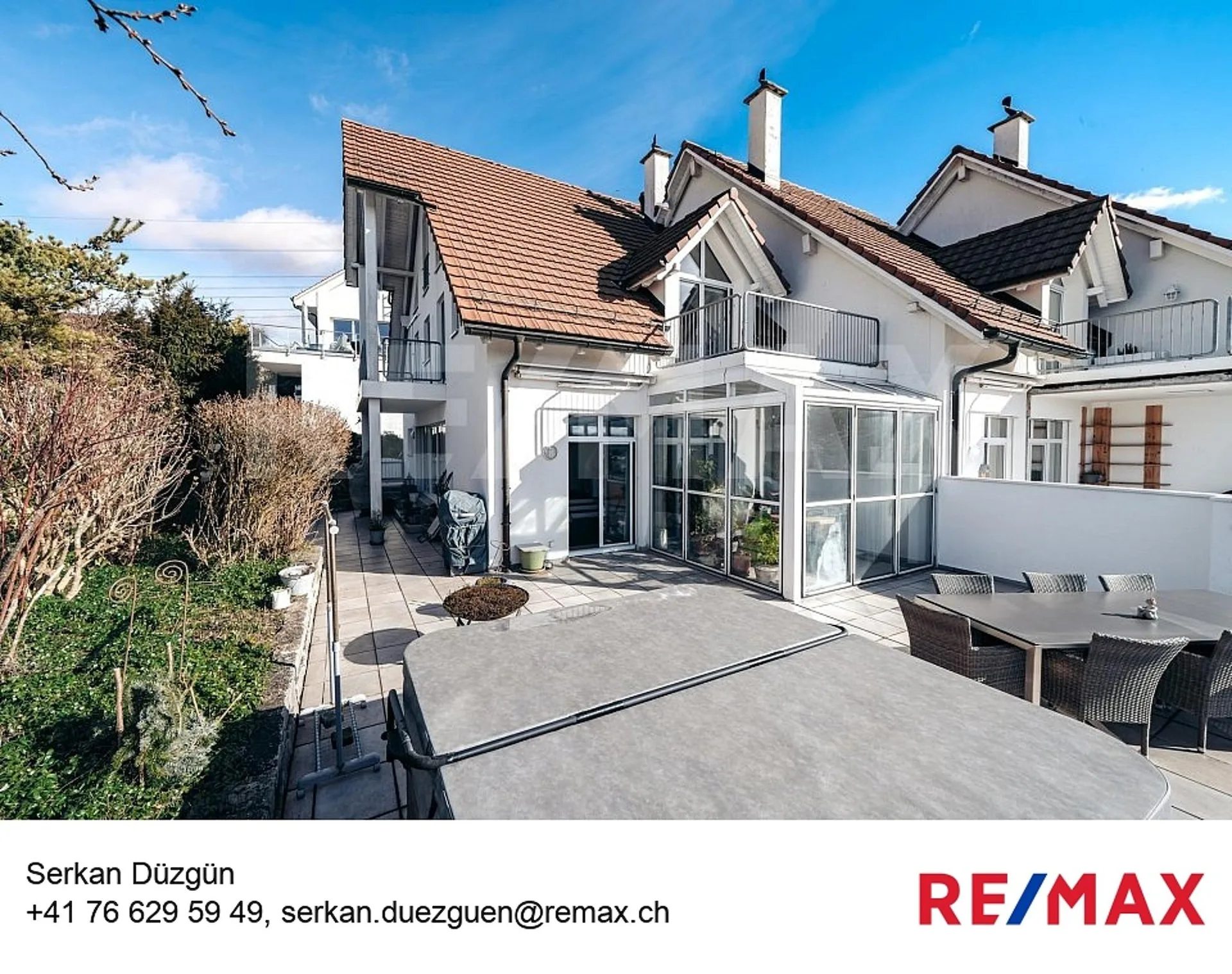 Attractive corner row house with open views