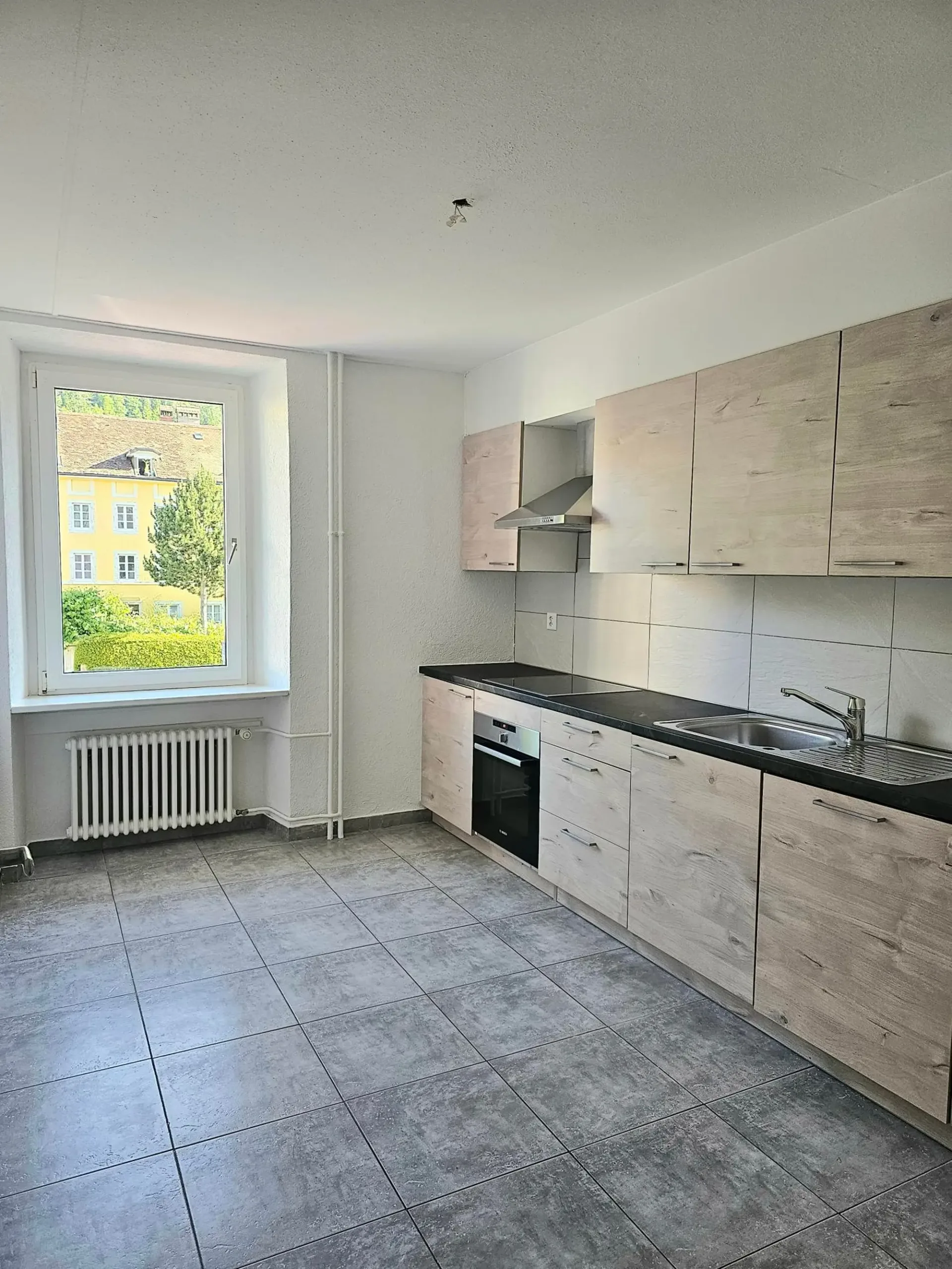 Wohnung mit 4 Zimmern im Zentrum des Dorfes renoviert