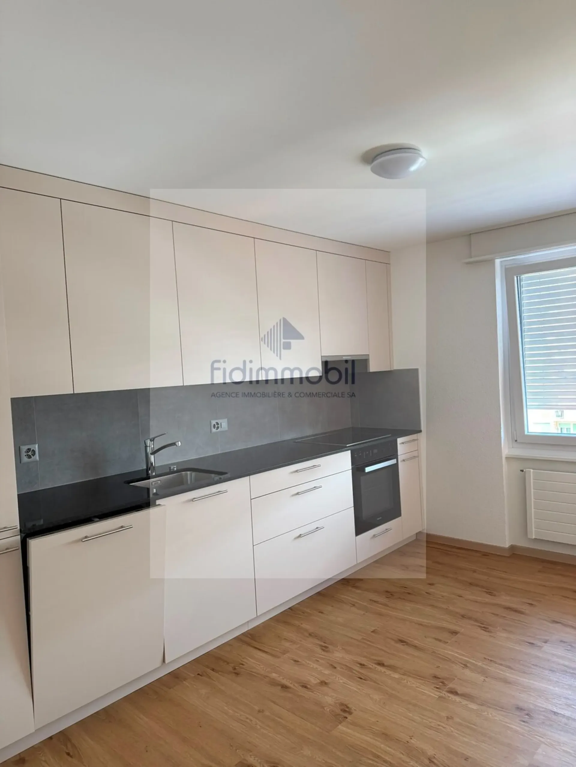 Charmantes renoviertes 3-Zimmer-Wohnung mit Balkon in Landeron