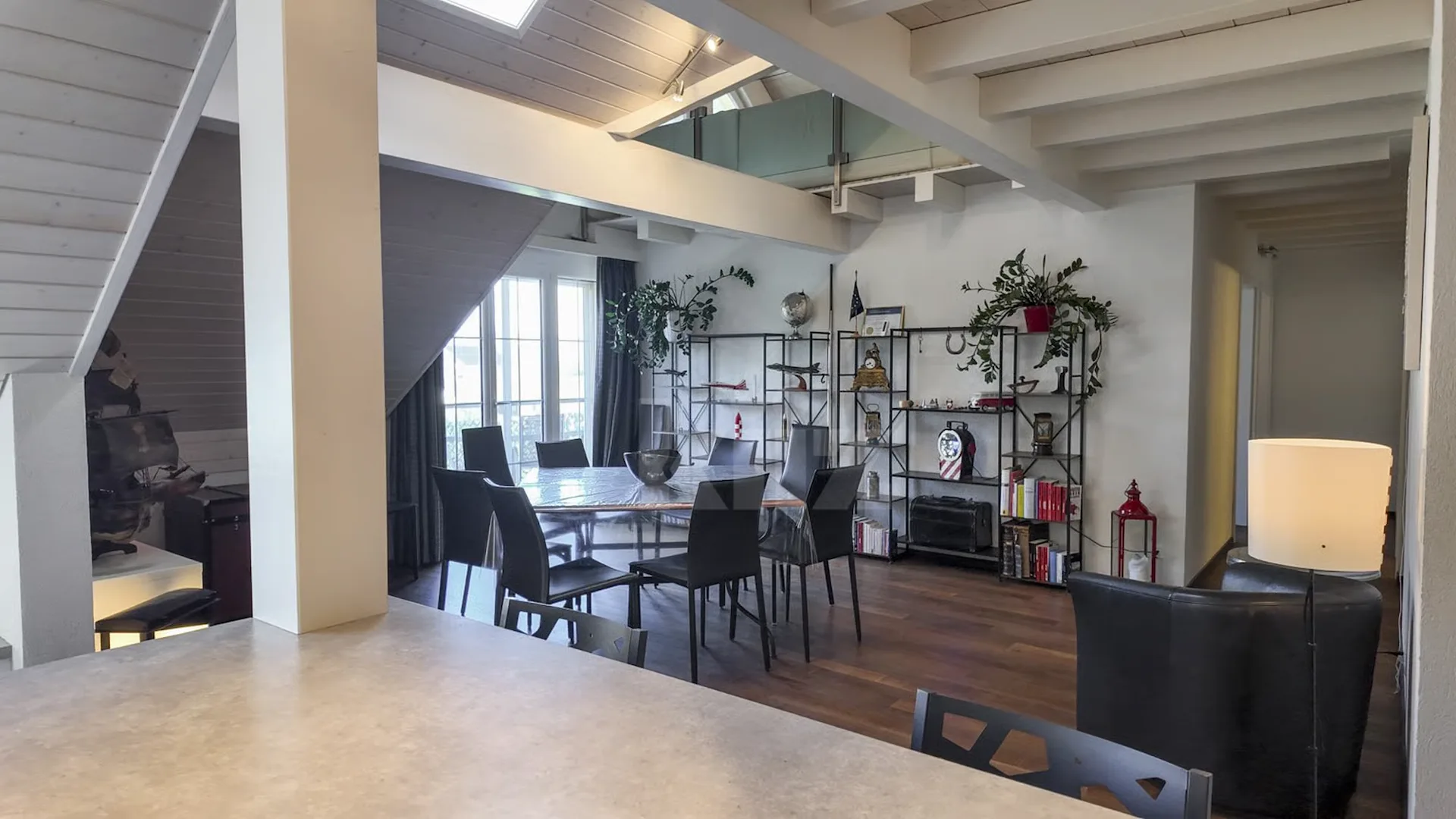 Schönes Dachgeschoß-Duplex mit Balkon