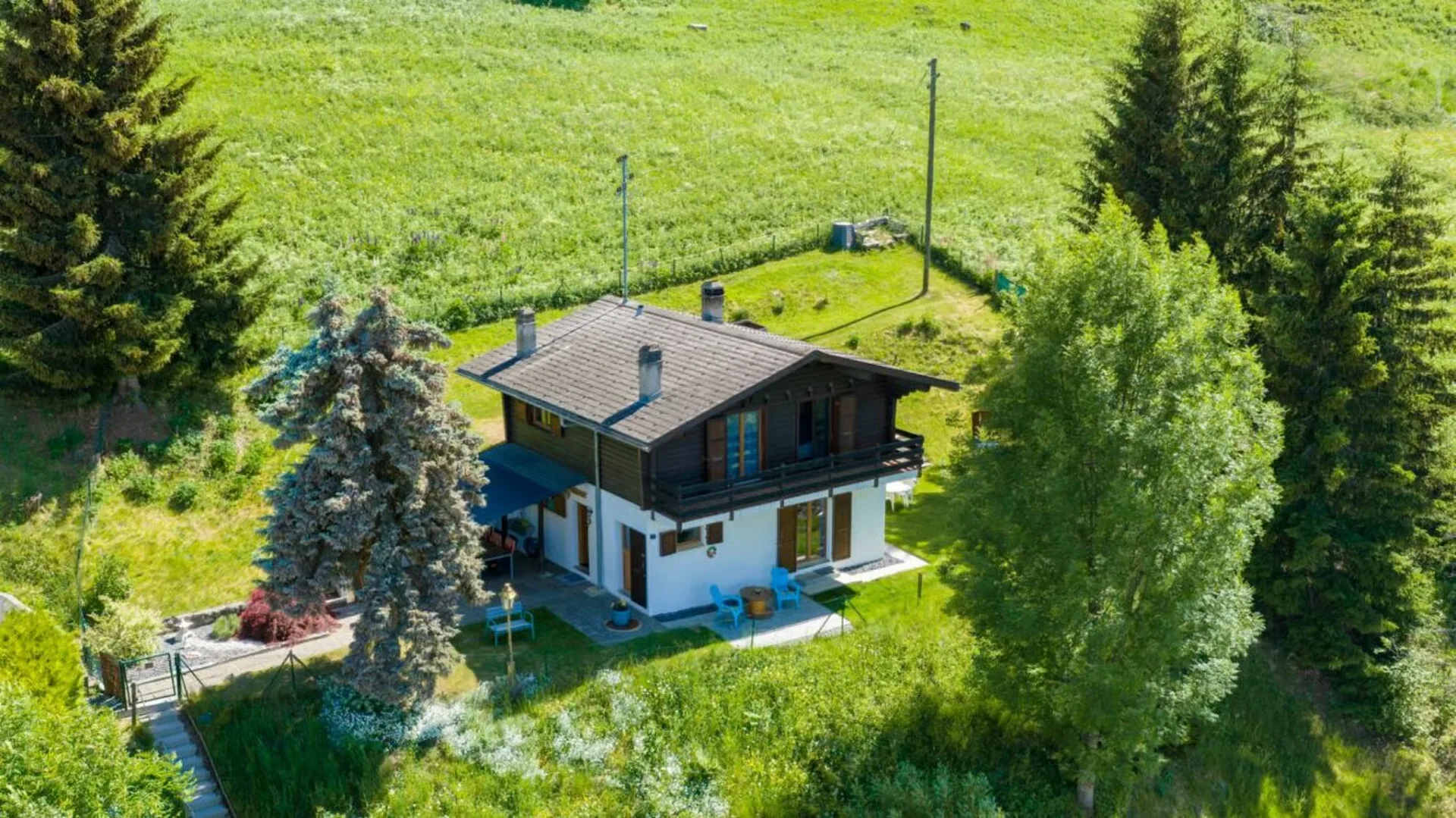 Erwerb als Zweitwohnsitz möglich - Charmantes Chalet mit außergewöhnlichem Panoramablick über die Rhône-Ebene