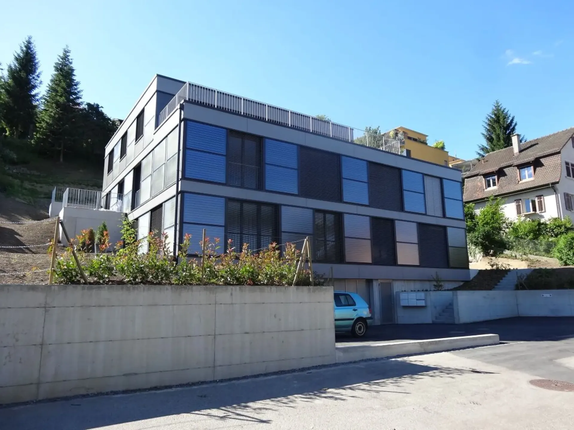 Vivere vicino a Cilag / Ospedale cantonale con posto a sedere in giardino