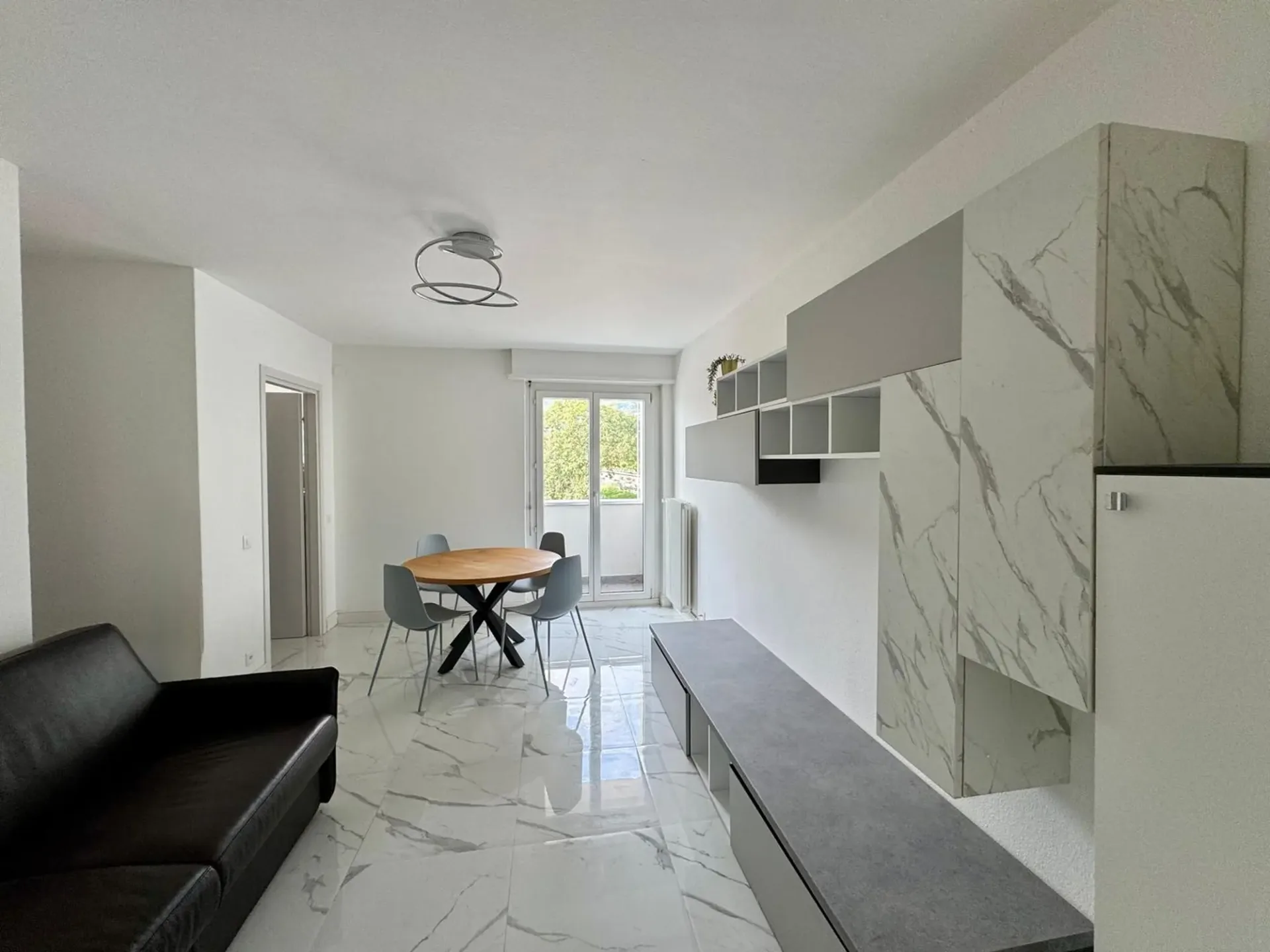Lamone – 2.5-Zimmer-Wohnung möbliert