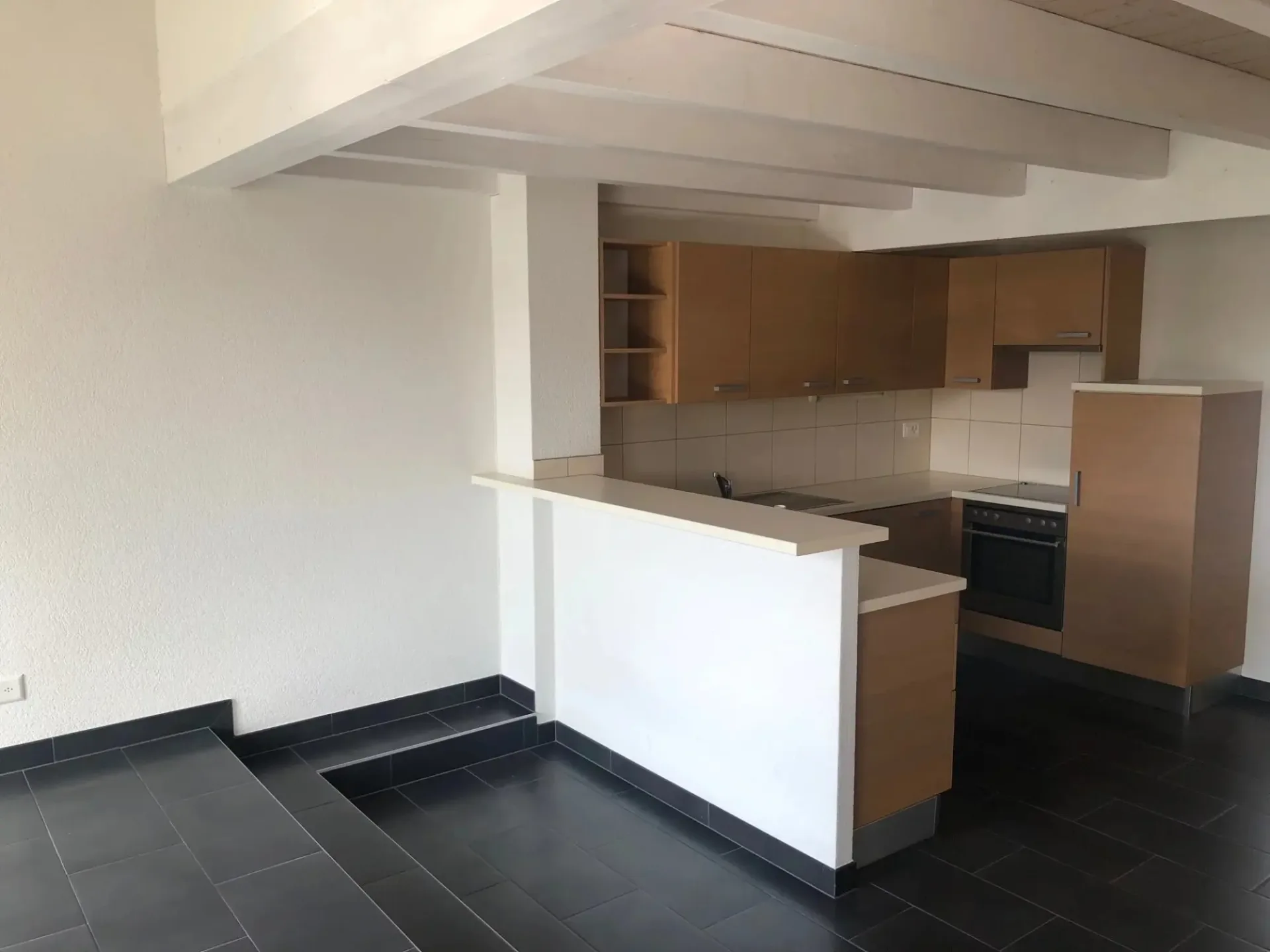 Dreieinhalb-Zimmer-Duplexwohnung im 4. Stock mit Balkon