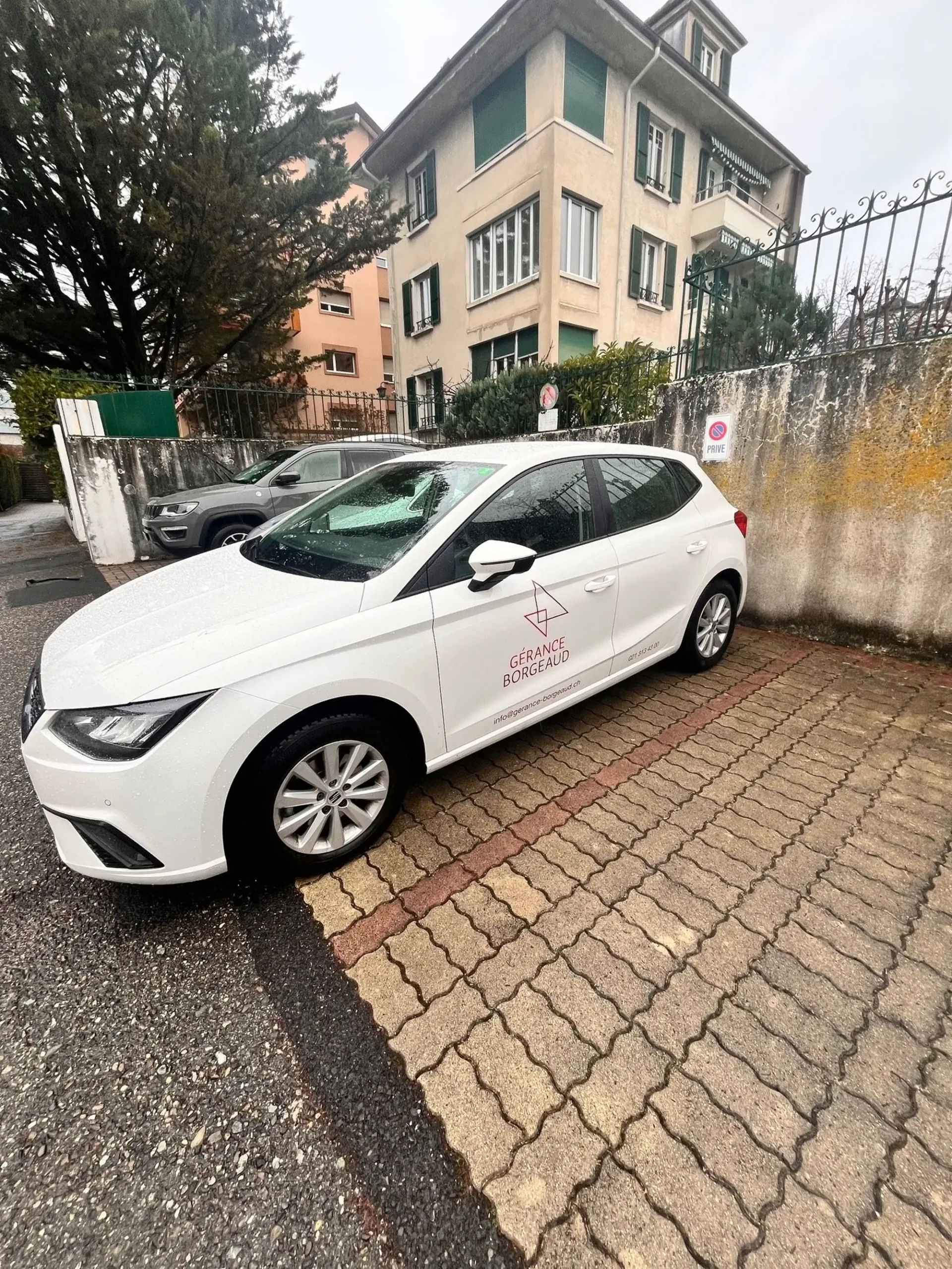 Außenparkplatz zu vermieten