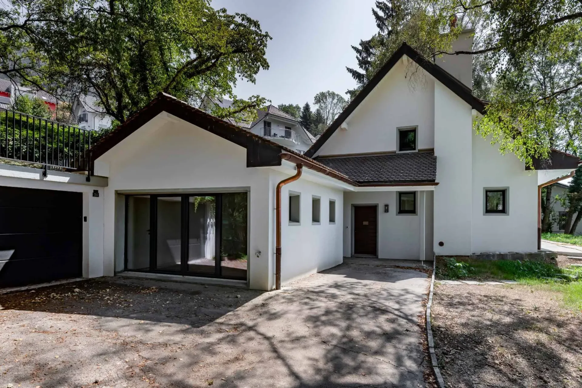 Villa contemporaine entièrement rénovée avec piscine