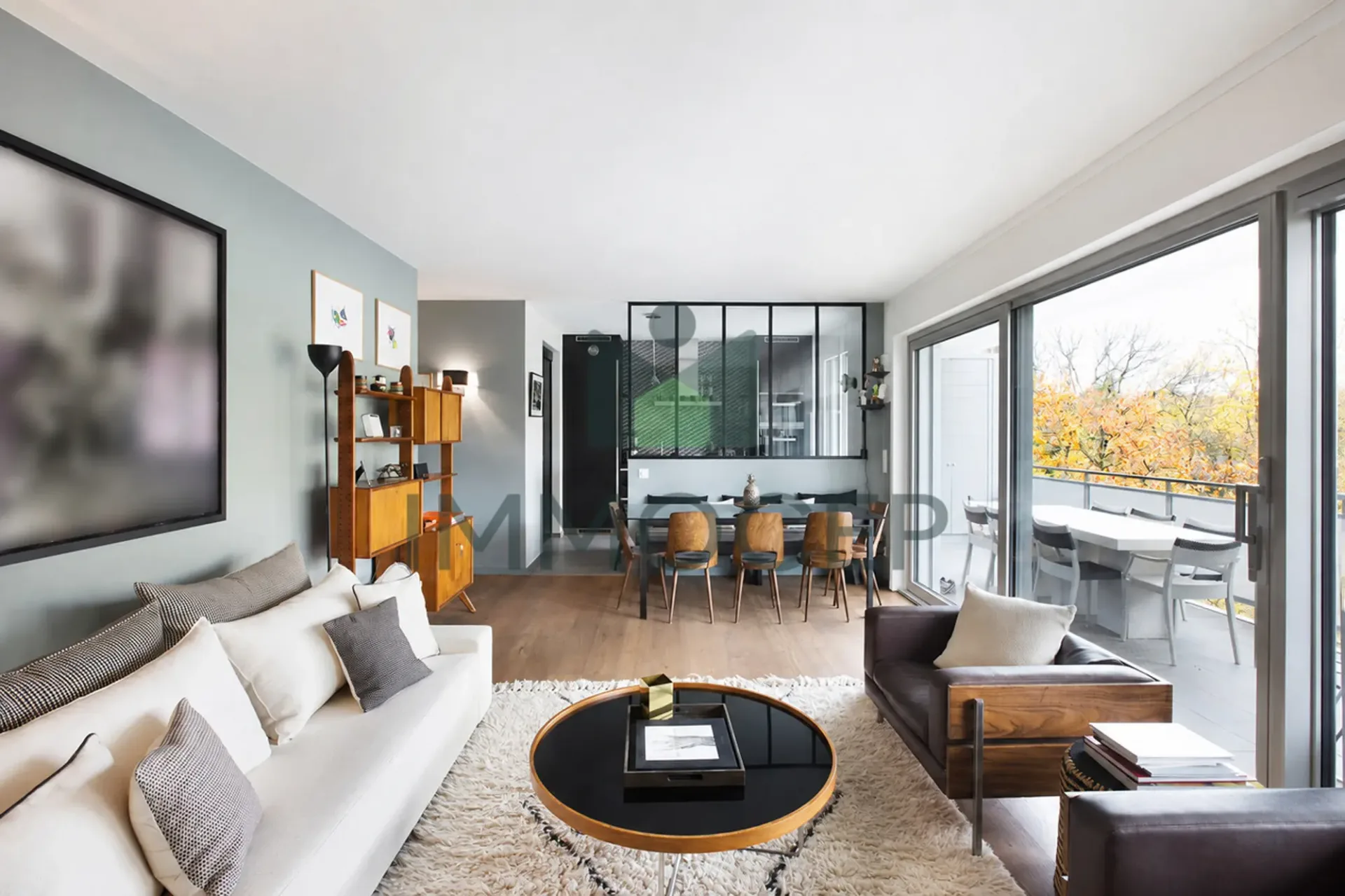 Appartment de standing avec grande terrasse et magnifique vue montagne