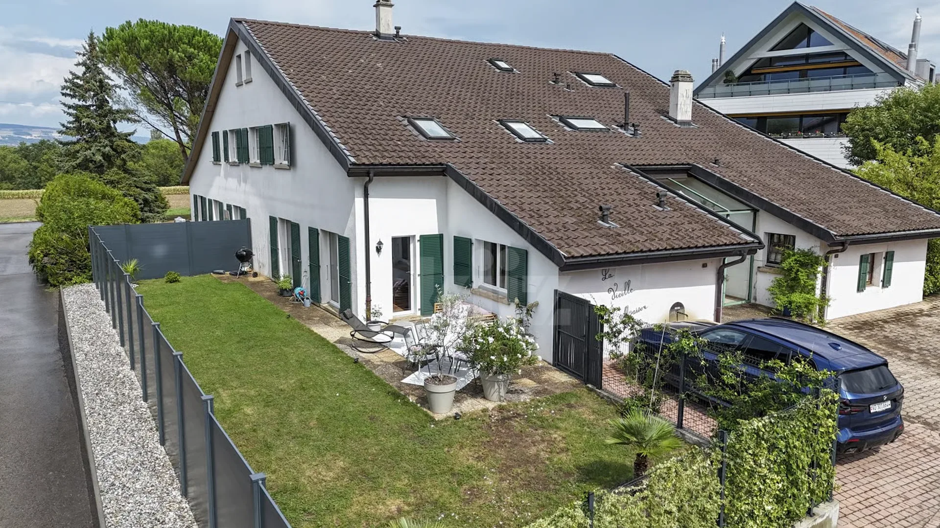 Superbe maison mitoyenne avec jardin