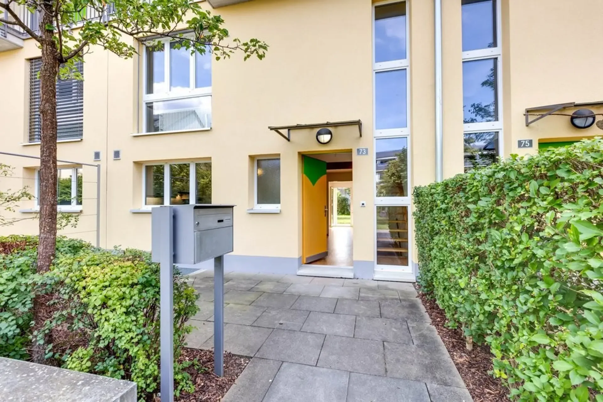 Modern 4.5-room maisonette apartment in Reinach
