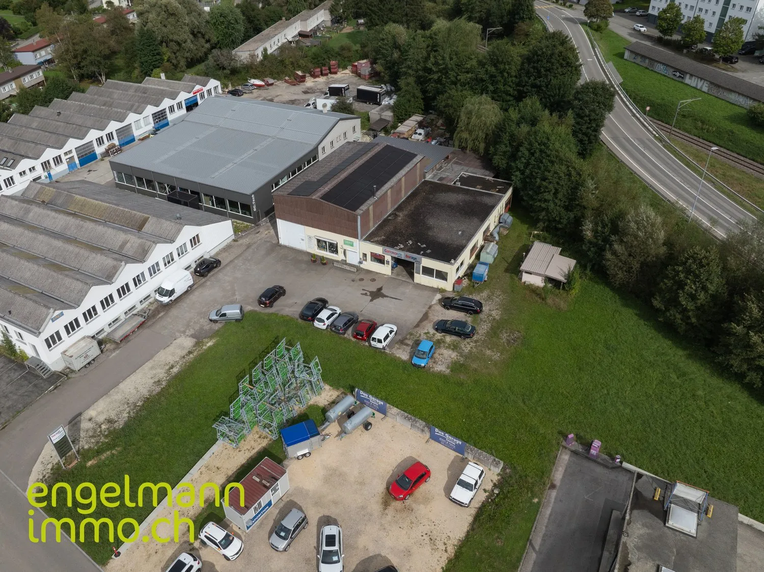 Gewerbegebäude in Reconvilier zum Verkauf