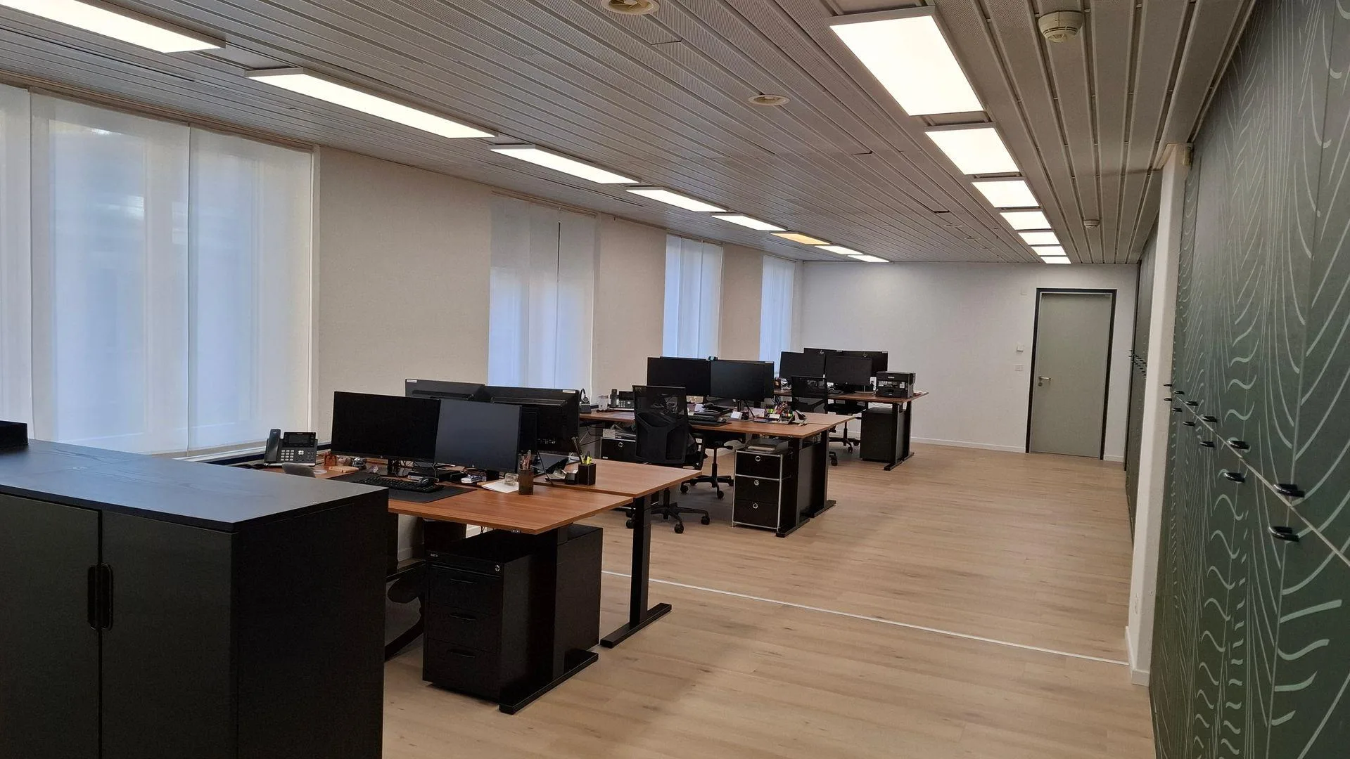 Flexibles Büro und Co-Working-Schreibtische zur Miete in einer erstklassigen Seenlage – 1 Minute vom FFS-Bahnhof