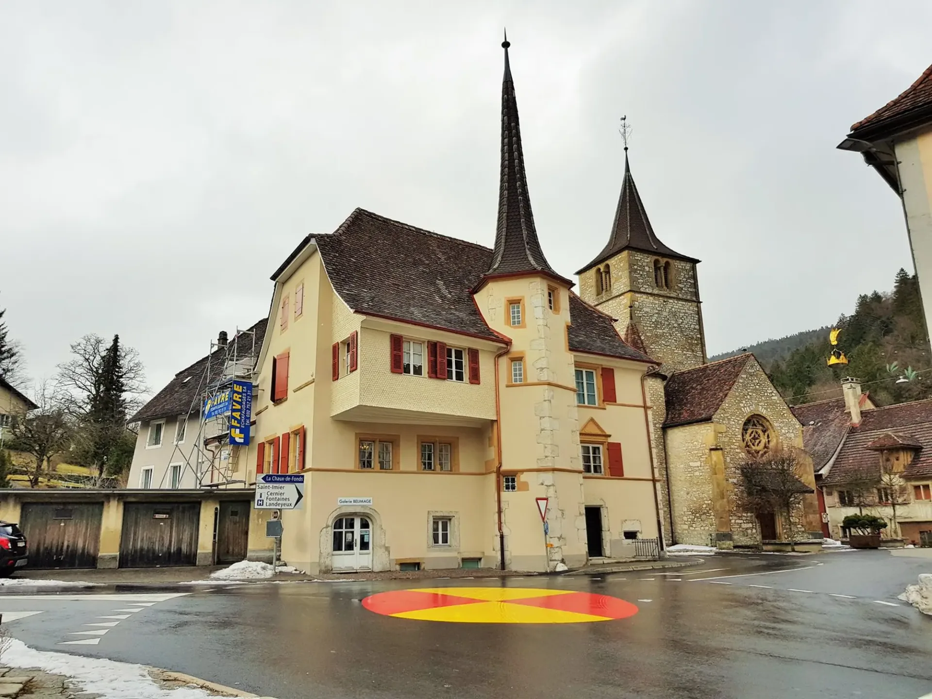 Platz der Kollegiatskirche, Valangin - Gewerbelokal zur Miete auf 2 Ebenen
