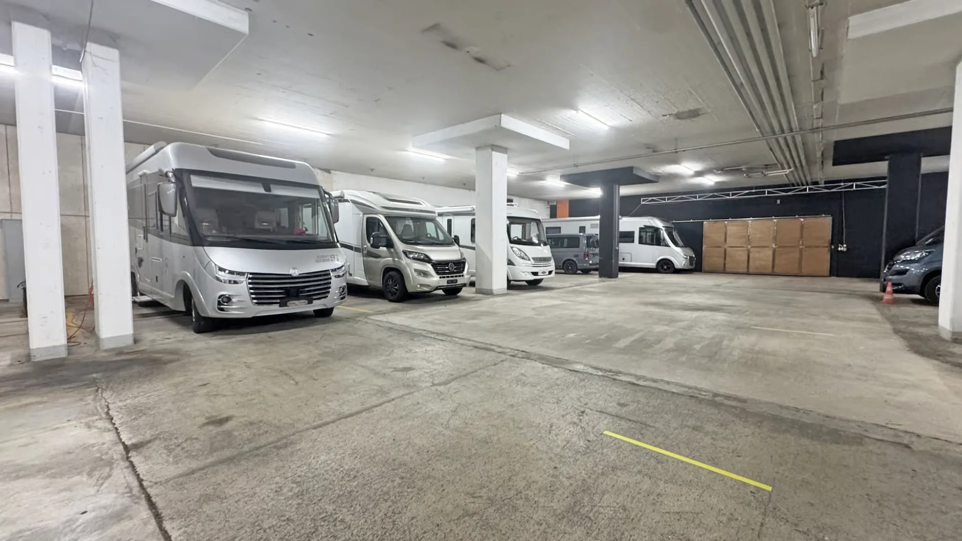 Einstellplatz für Camper/Wohnmobil/Wohnwagen