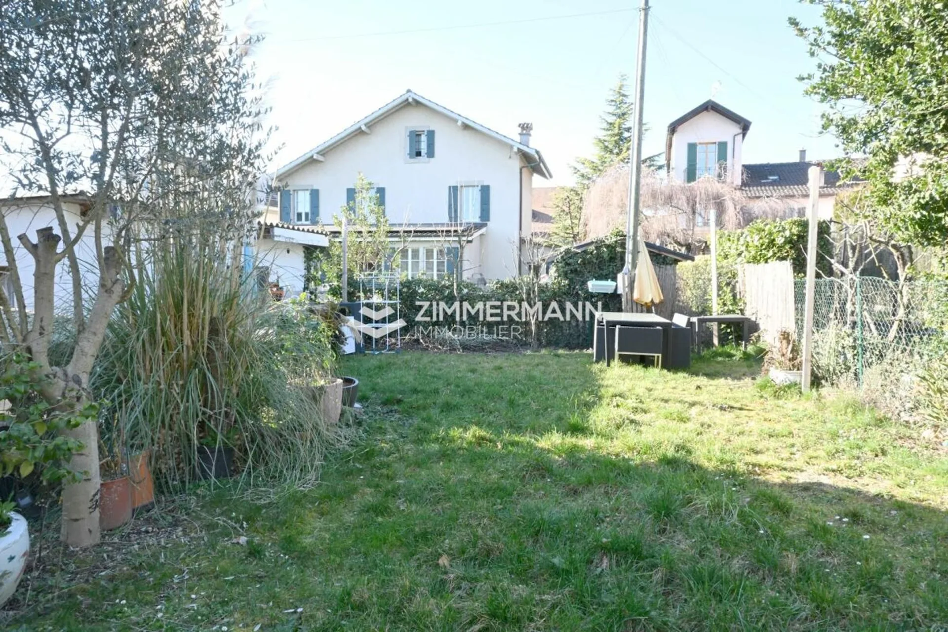 Ampia casa con veranda, giardino e dépendance - a pochi minuti da Ginevra